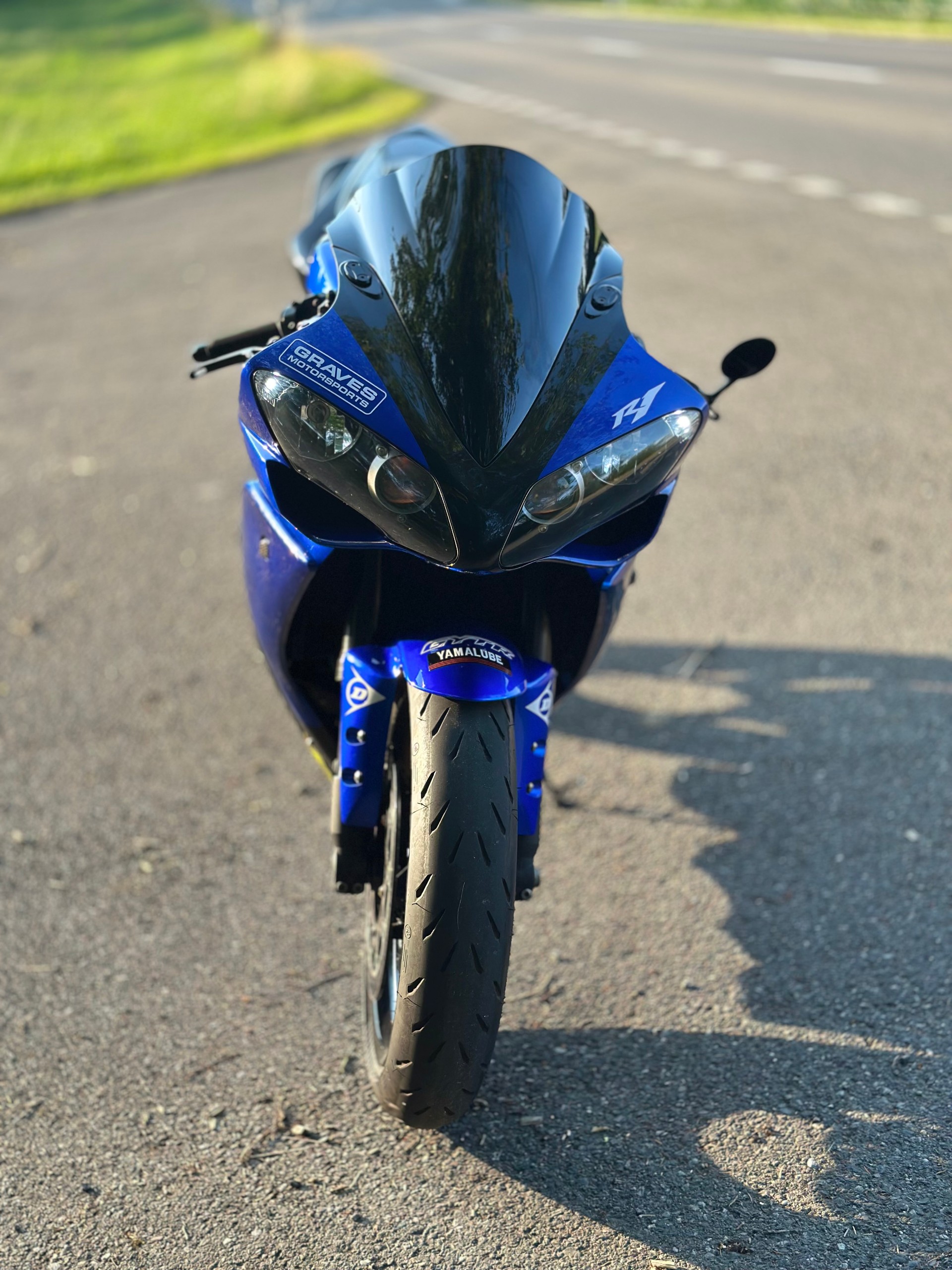 YAMAHA YZF-R1-image-1