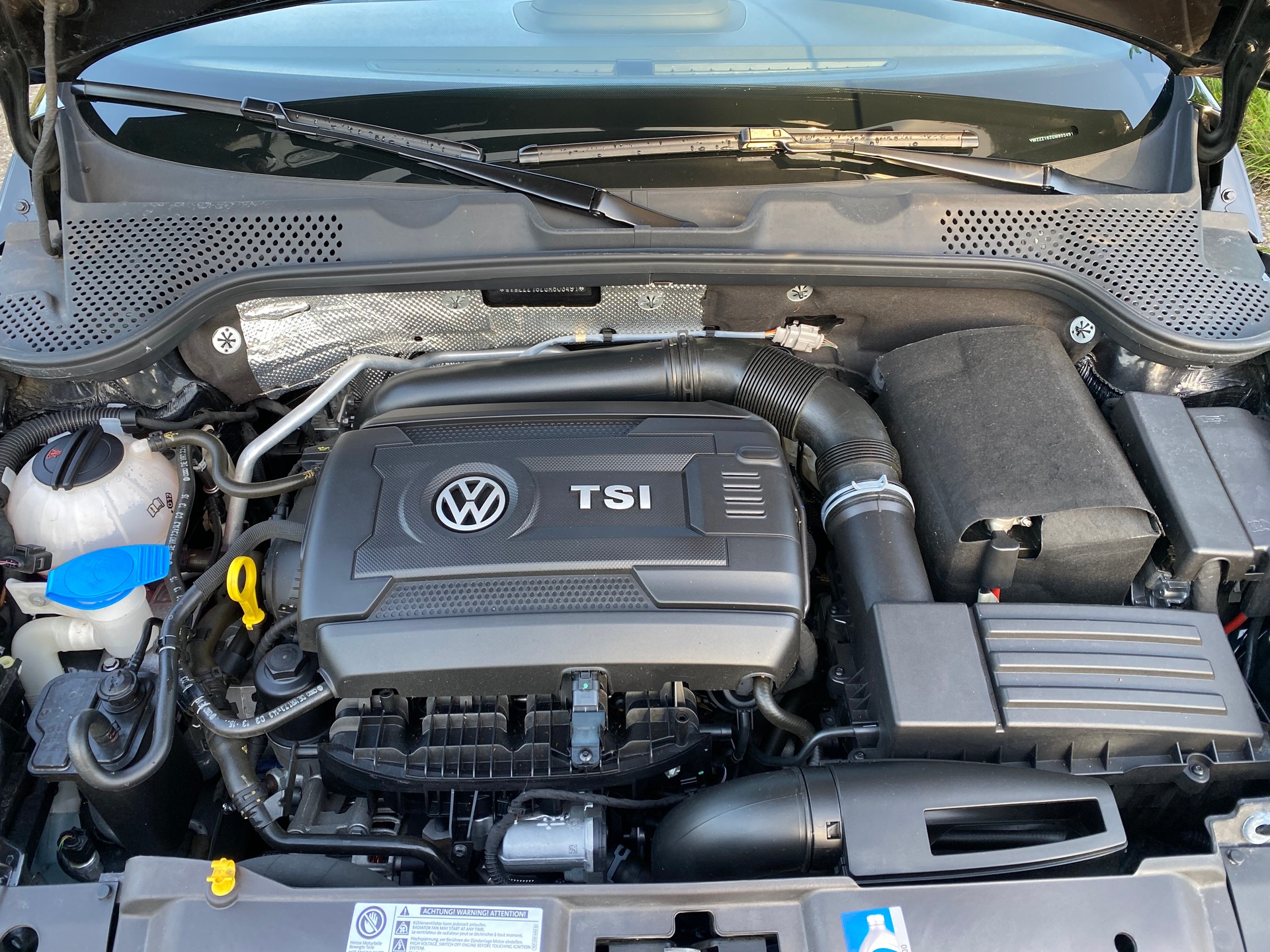 VW 2.0 TSI BlueMT Sport DSG - R-Line-image-18
