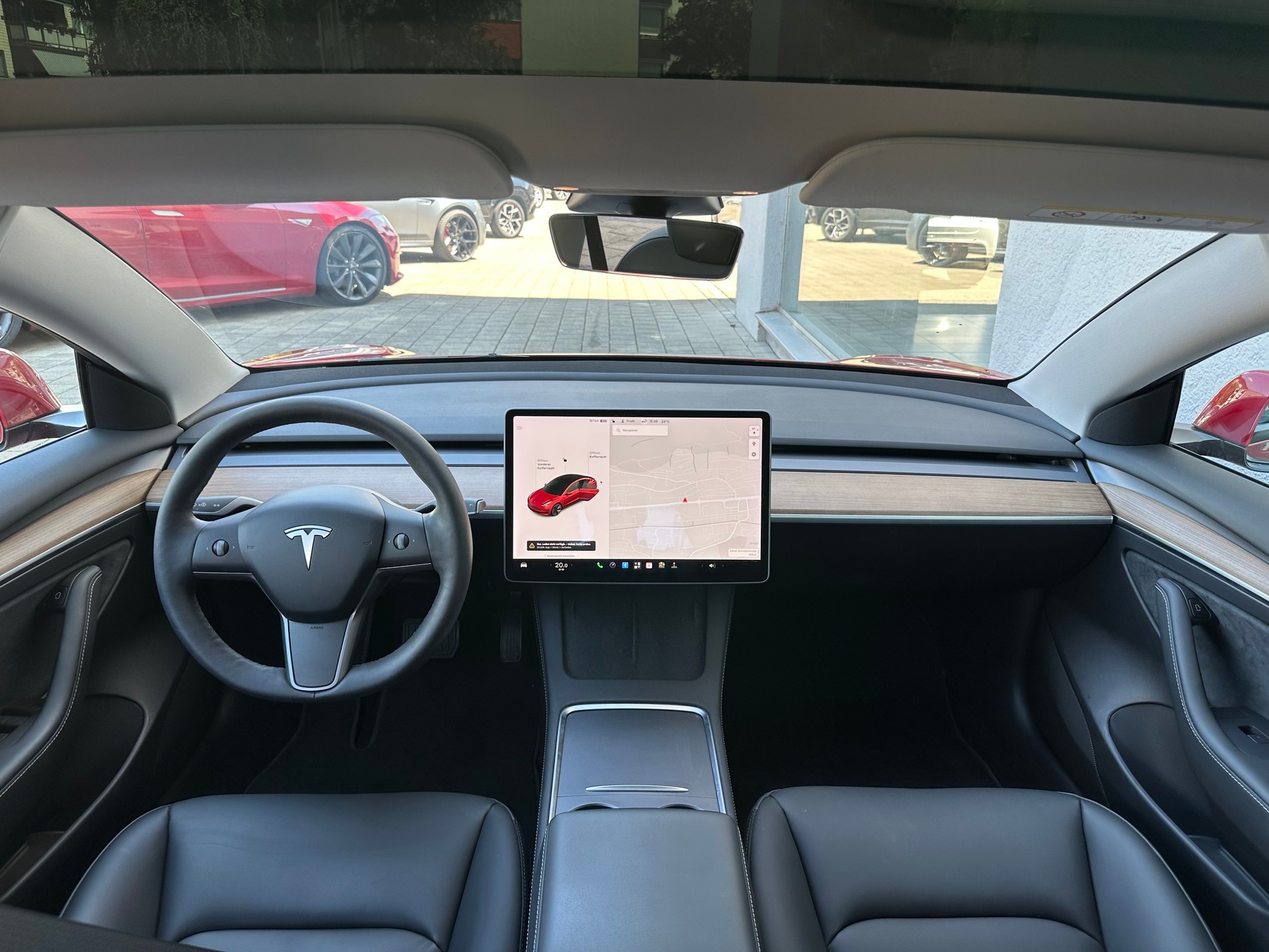 TESLA Model 3-image-8