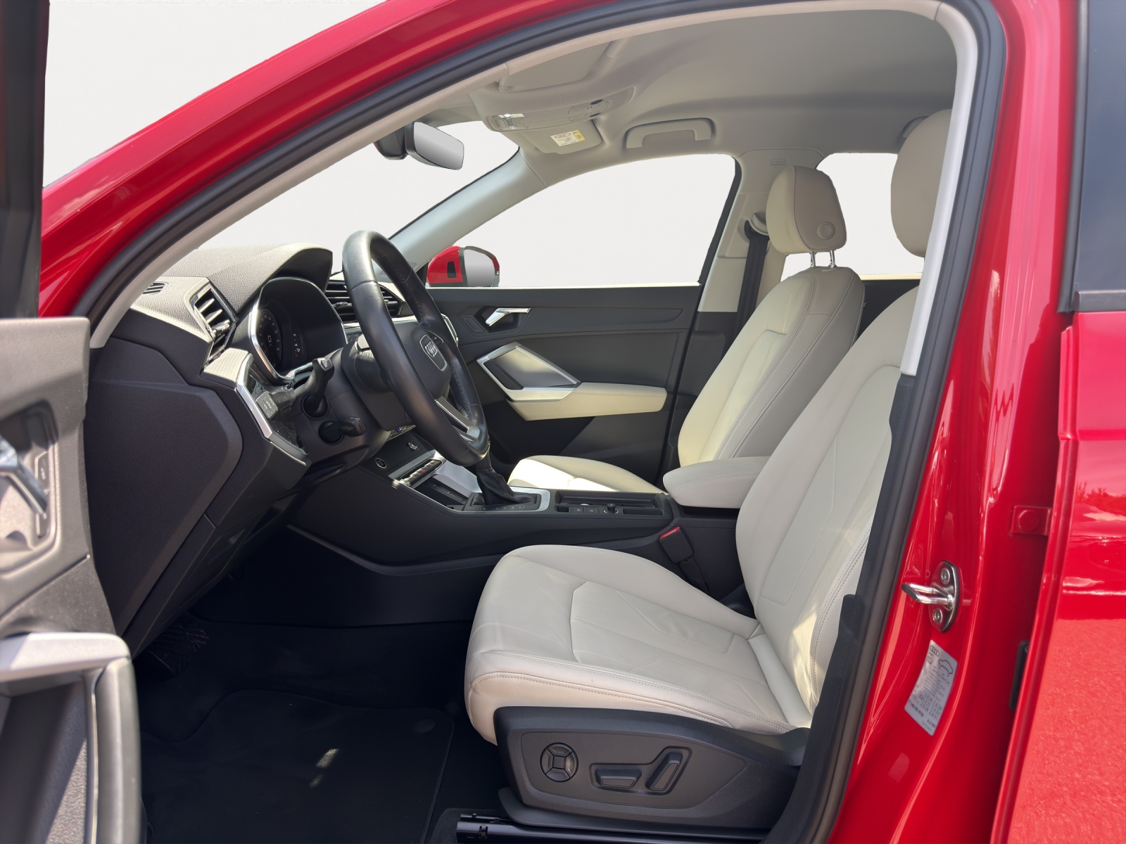 AUDI Q3 45 TFSI advanced quattro S-tronic-image-4