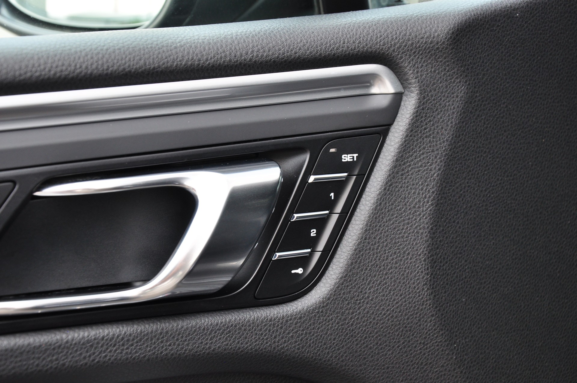 PORSCHE Macan PDK-image-17