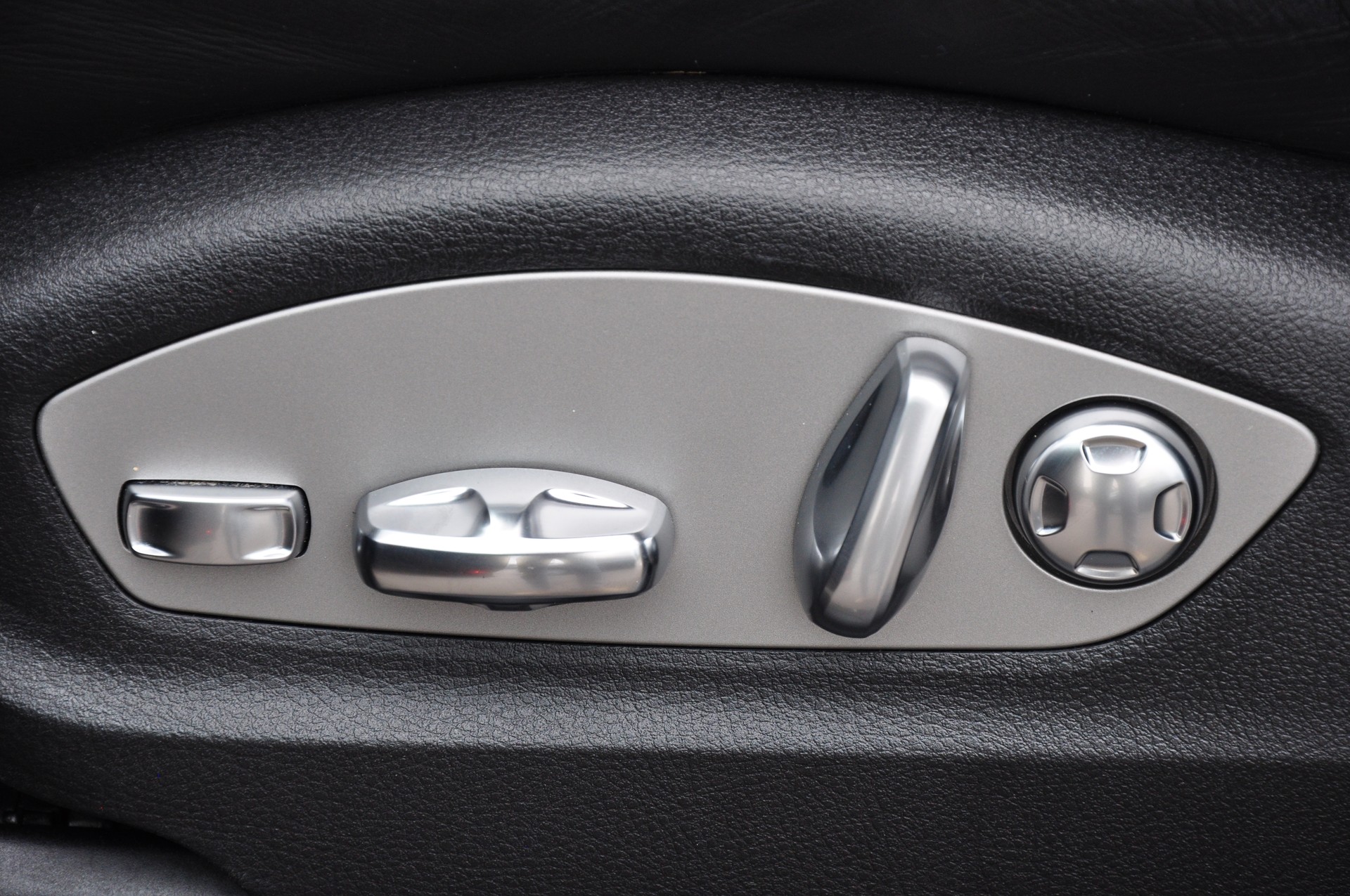 PORSCHE Macan PDK-image-18