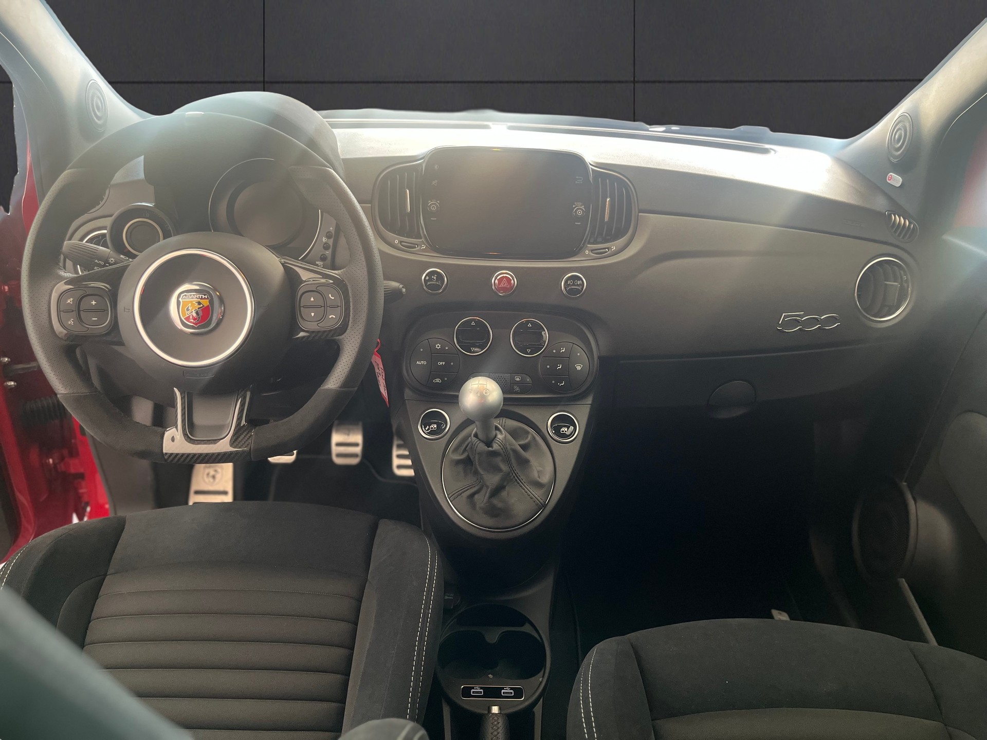 FIAT 695 1.4 16V Turbo Abarth Turismo-image-7
