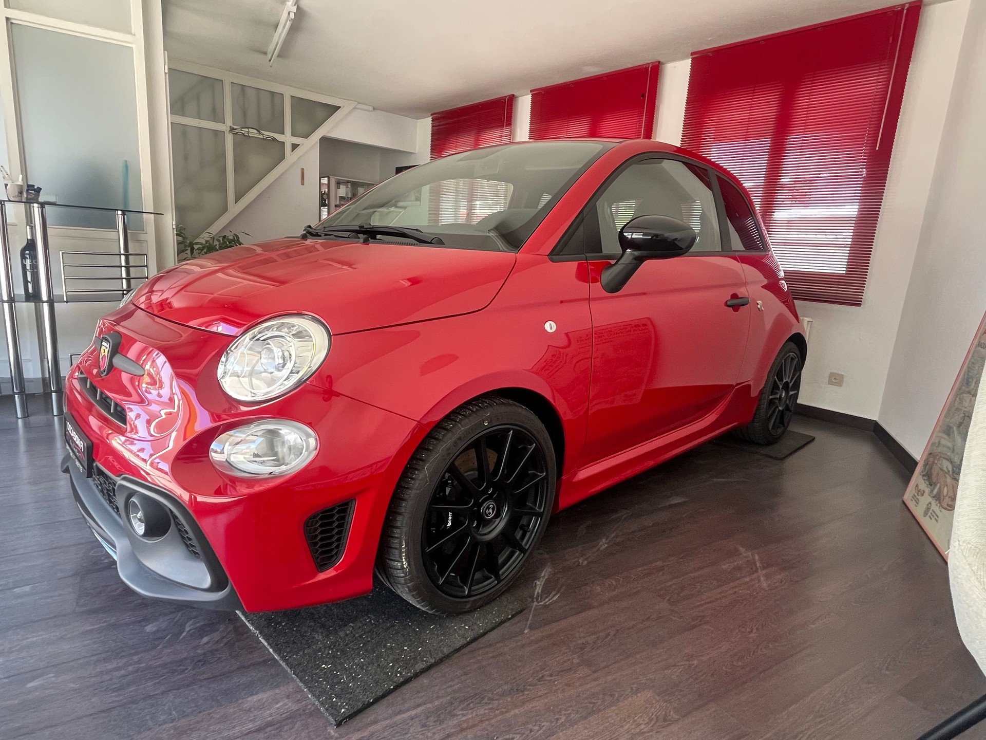 FIAT 695 1.4 16V Turbo Abarth Turismo-showroom-element-2