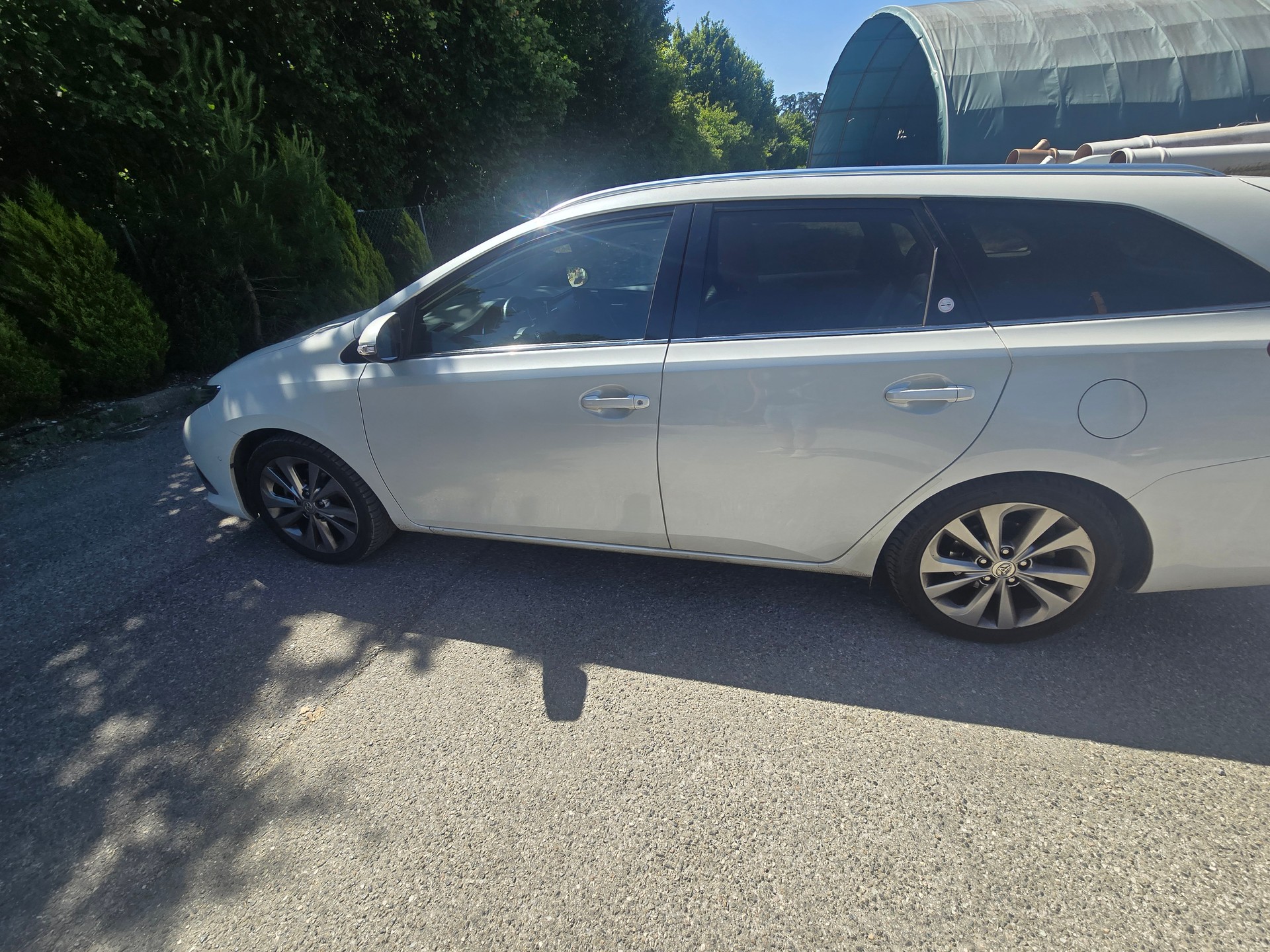 TOYOTA Auris Touring Sports 1.8 HSD Sol e-CVT-image-4