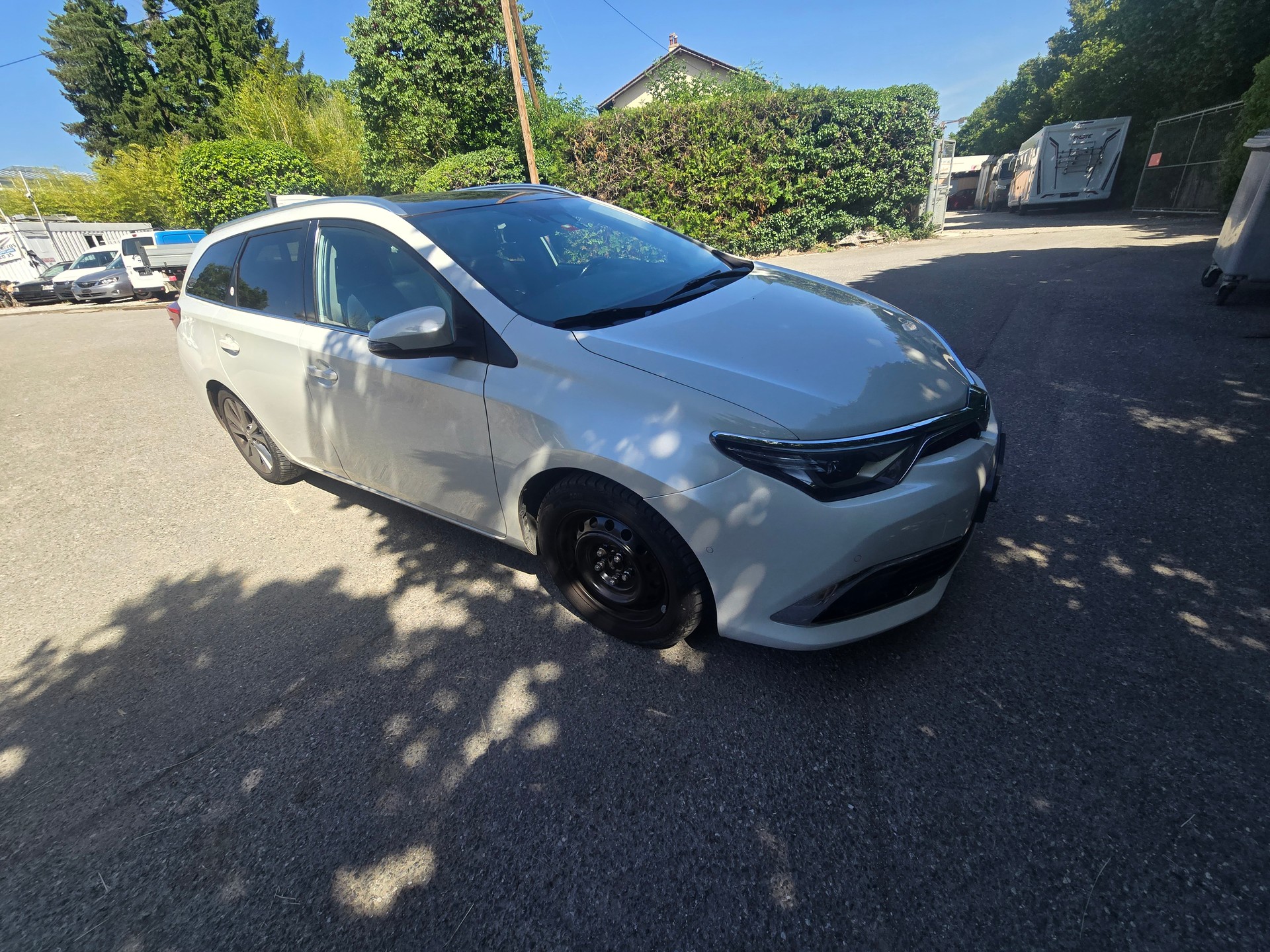 TOYOTA Auris Touring Sports 1.8 HSD Sol e-CVT-image-8