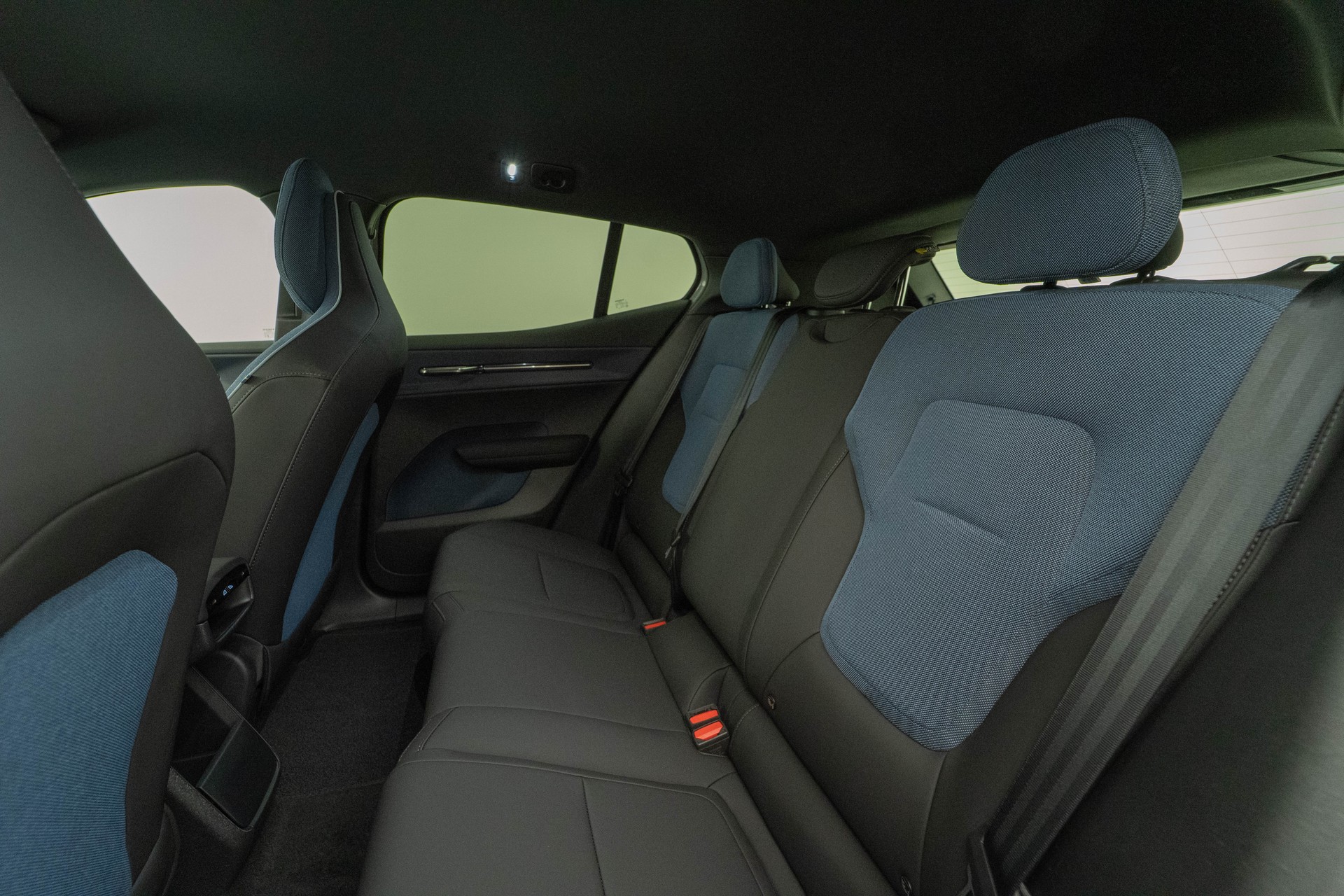 VOLVO EX30 E60 Twin Plus Performance AWD-image-8