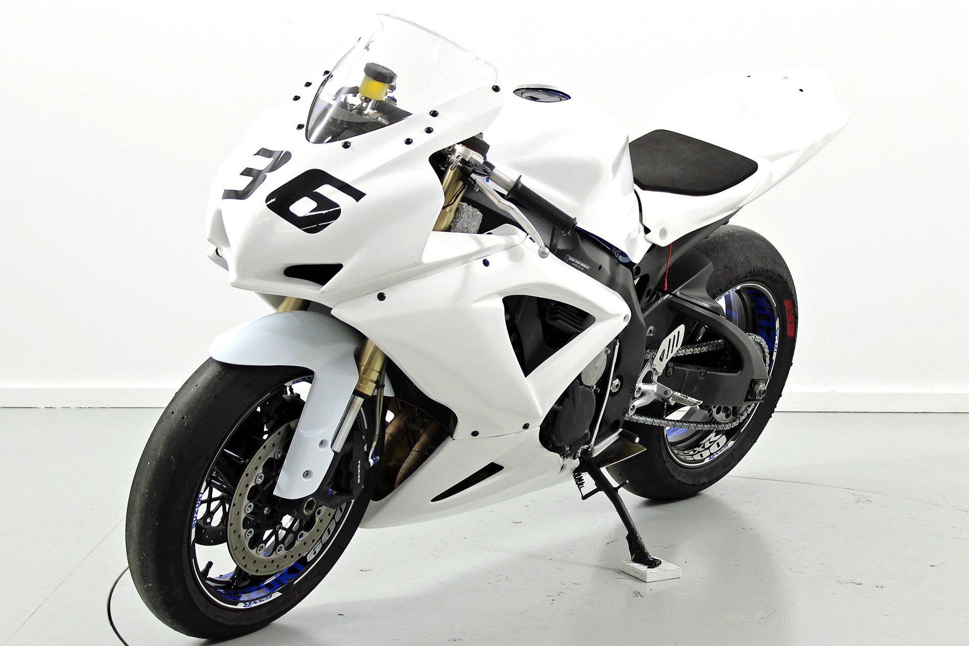 SUZUKI GSX-R 600 Racing-image-2