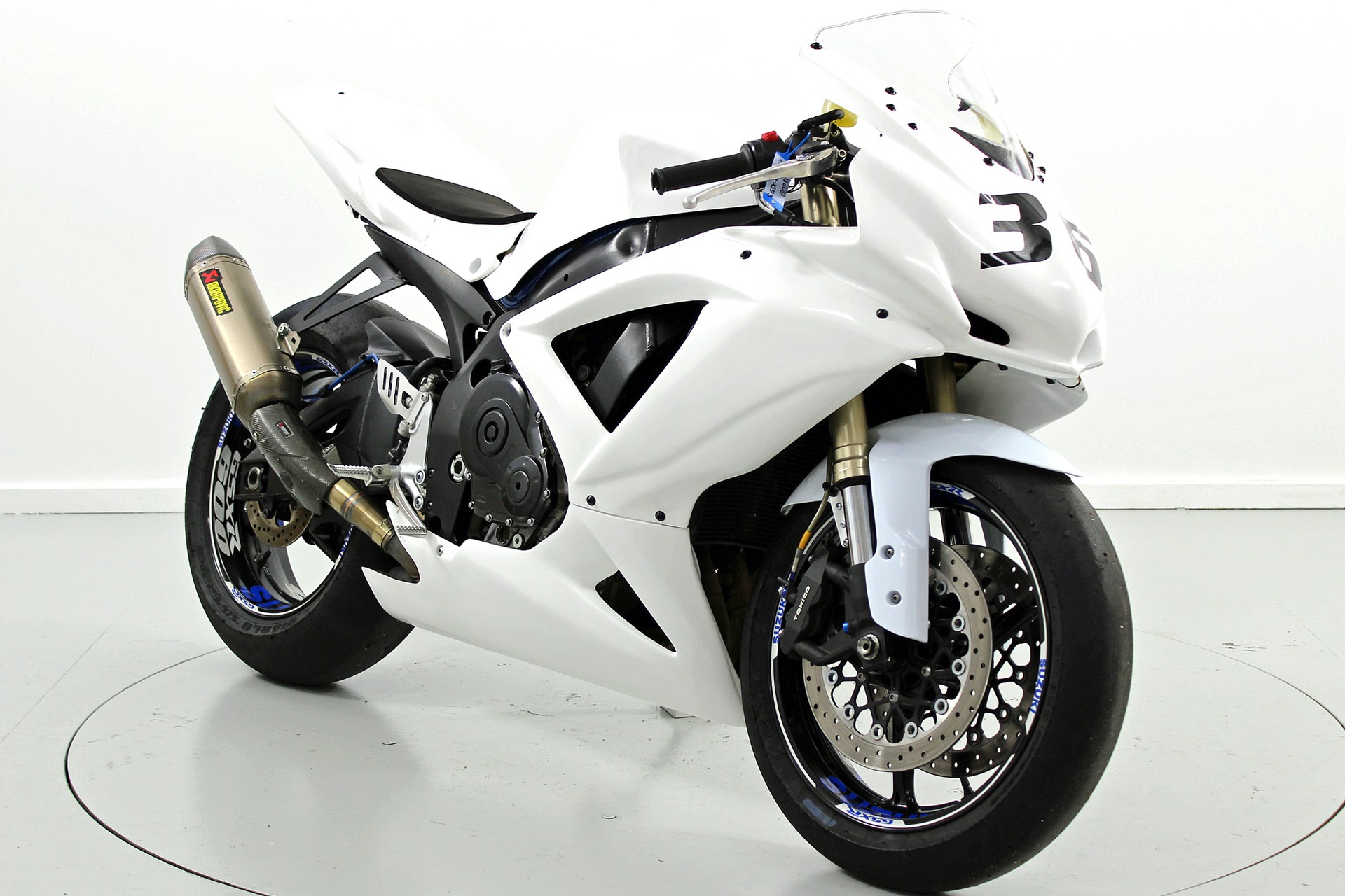 SUZUKI GSX-R 600 Racing-image-1