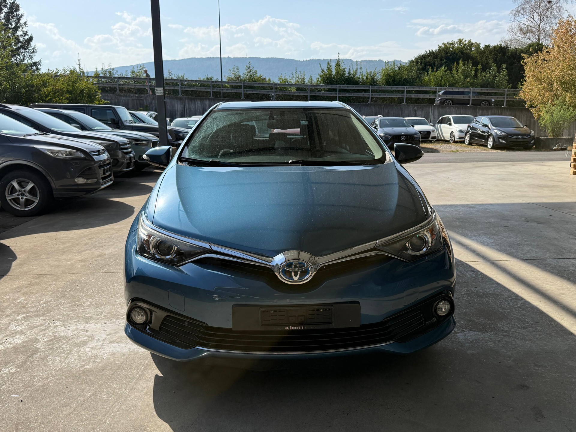 TOYOTA Auris 1.8 HSD Sol e-CVT-image-1