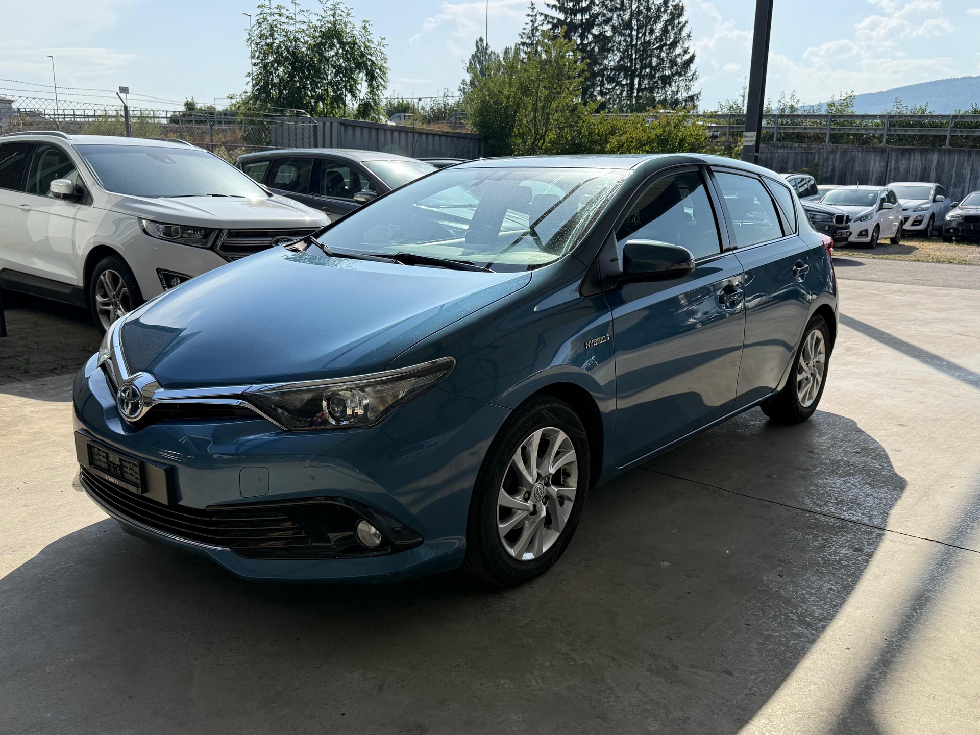 TOYOTA Auris 1.8 HSD Sol e-CVT