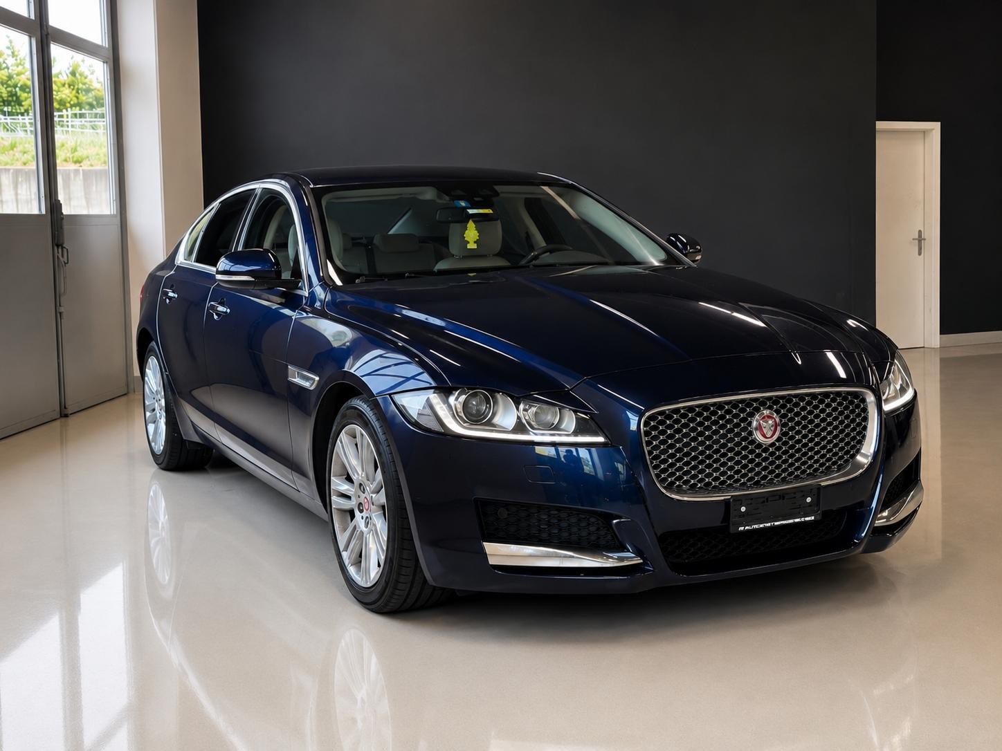 JAGUAR XF 20d Portfolio AWD Automatic