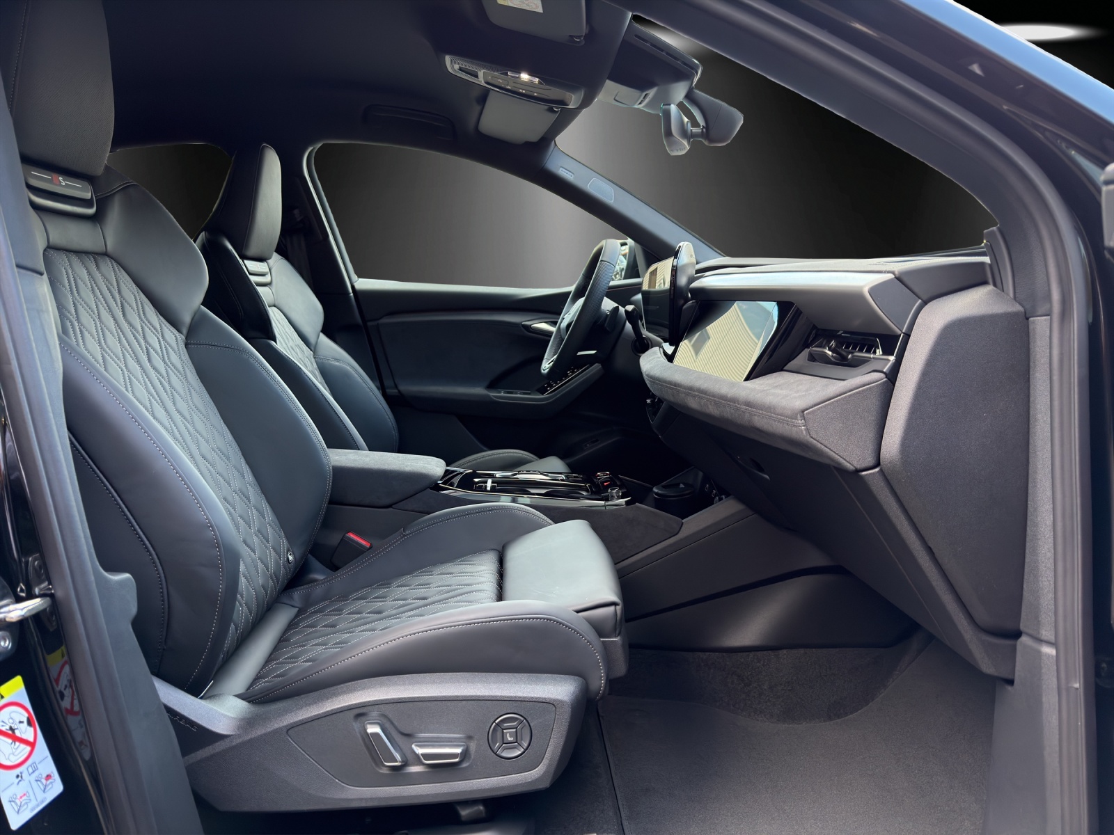 AUDI SQ6 Sportback e-tron quattro-image-8