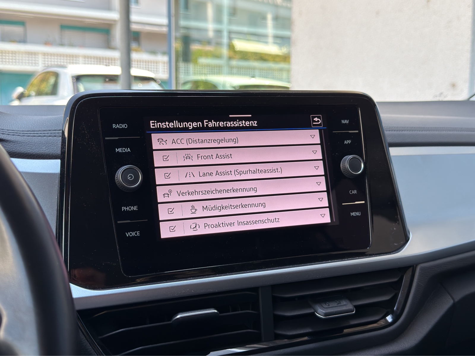VW T-Roc 1.5 TSI EVO Life DSG-image-15