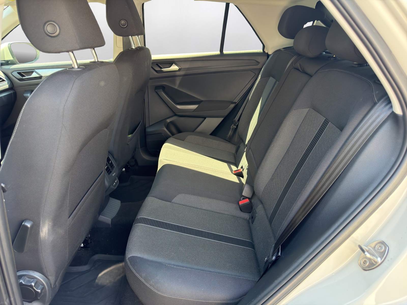 VW T-Roc 1.5 TSI EVO Life DSG-image-10