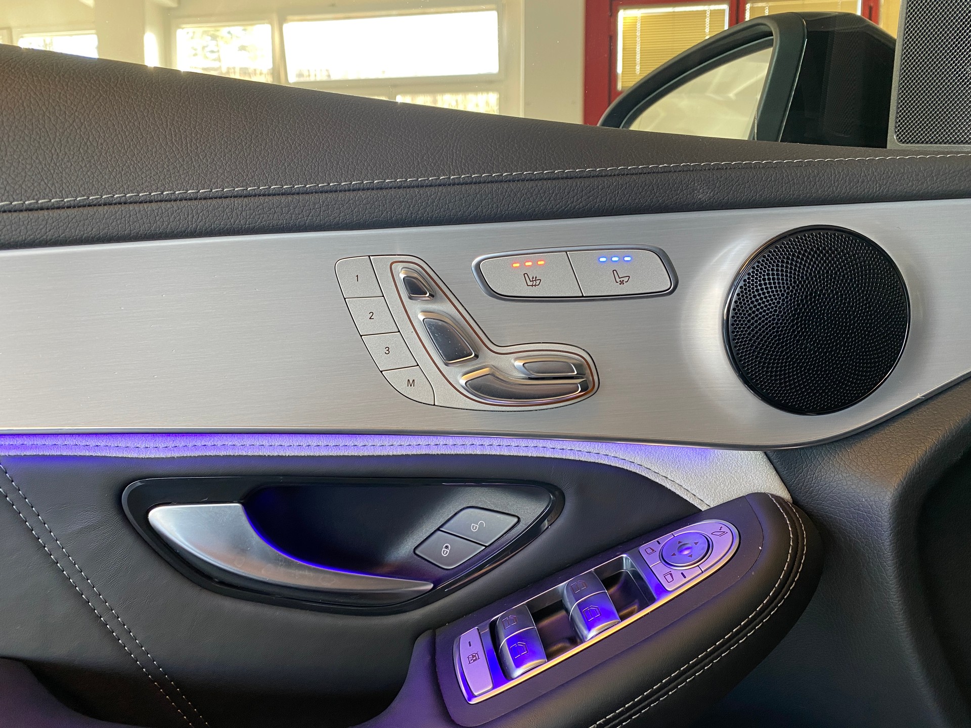 MERCEDES-BENZ GLC 63 S AMG 4Matic 9G-Tronic-image-13