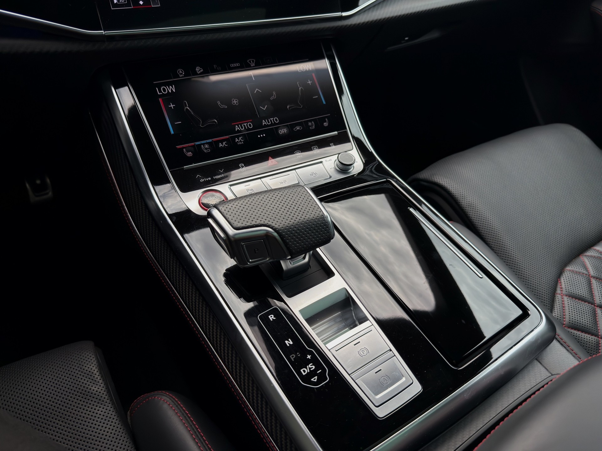AUDI SQ8 SUV TFSI quattro tiptronic-image-14