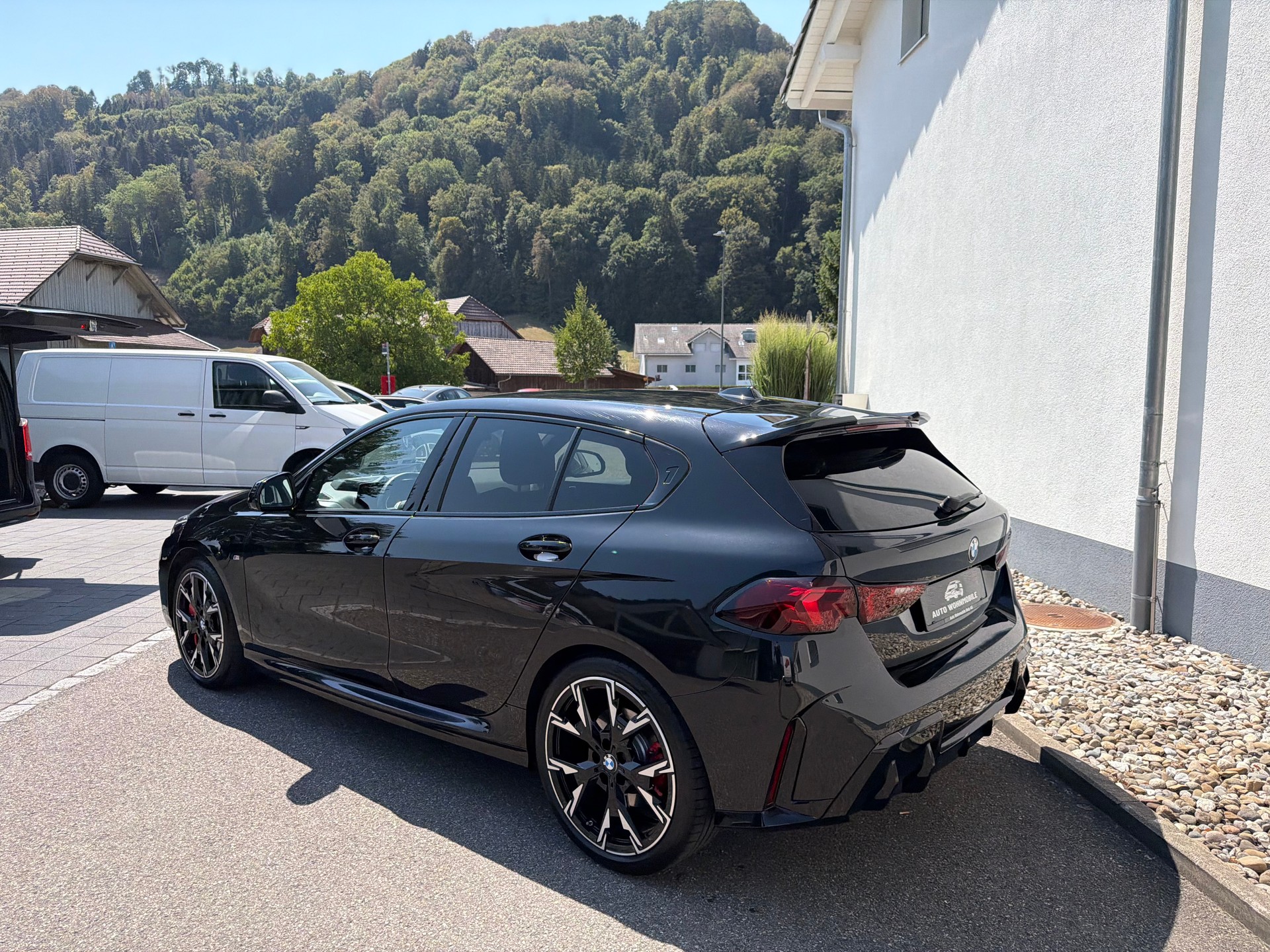 BMW 118d M Sport Pro Steptronic-image-12