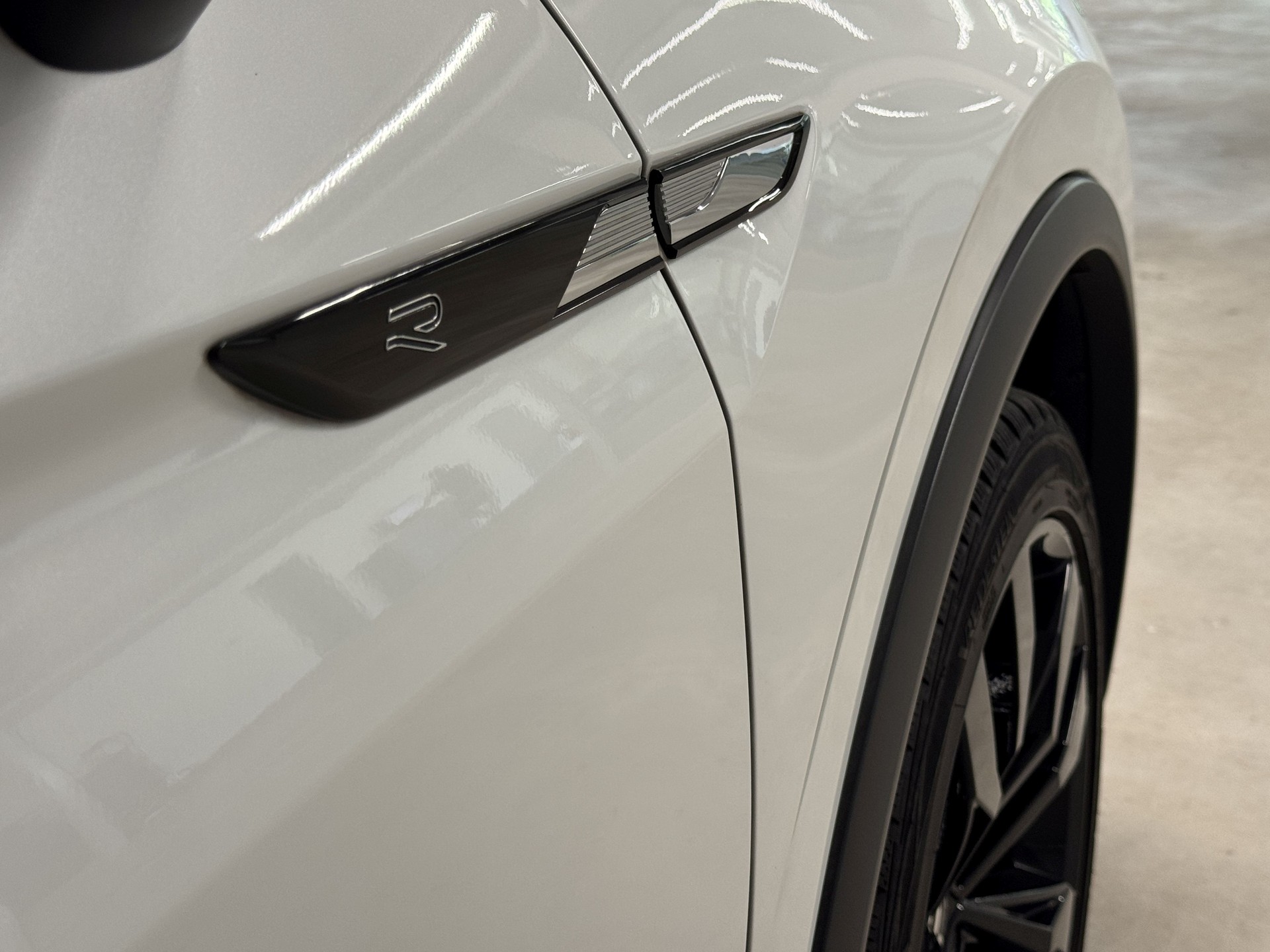 VW Tiguan 2.0TSI R-Line 4Motion DSG-image-8