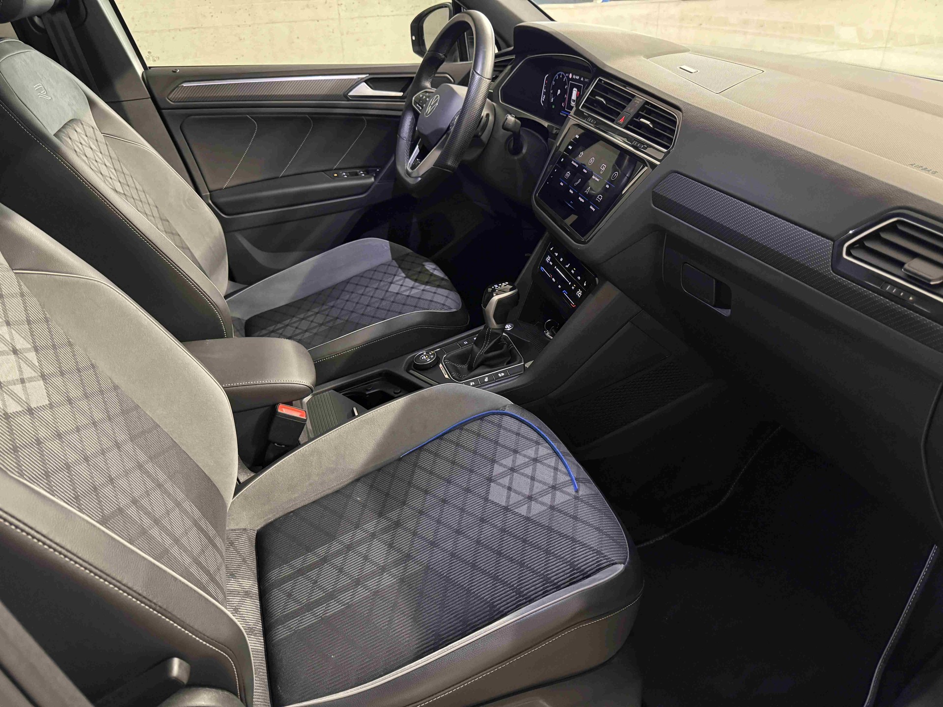 VW Tiguan 2.0TSI R-Line 4Motion DSG-image-13