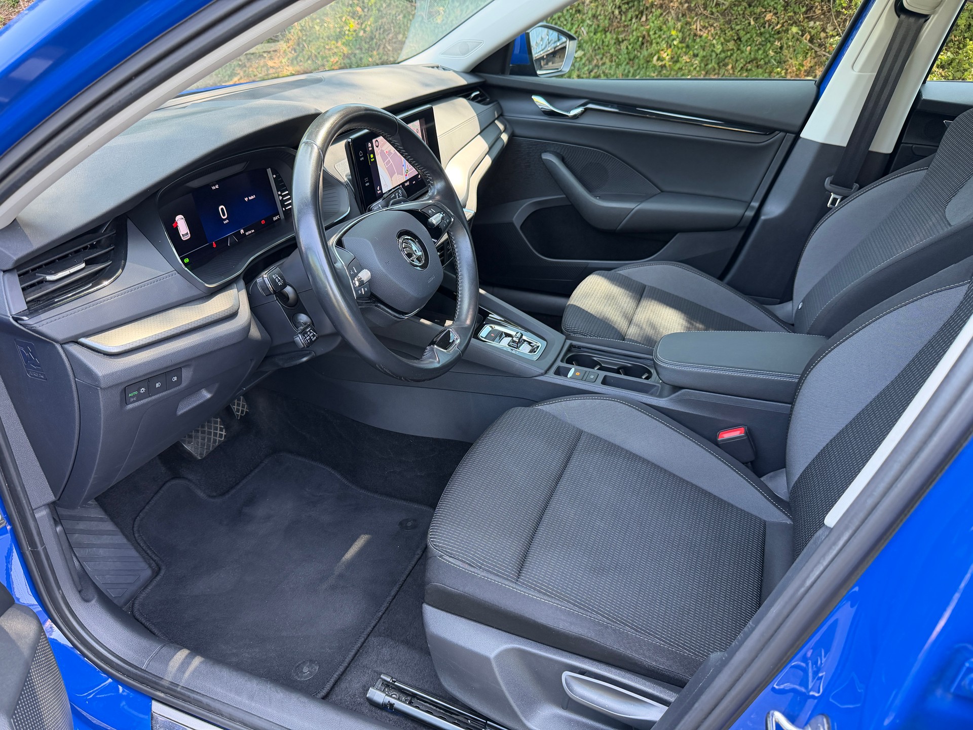 SKODA Octavia Combi 2.0 TDI DSG Ambition-showroom-element-2