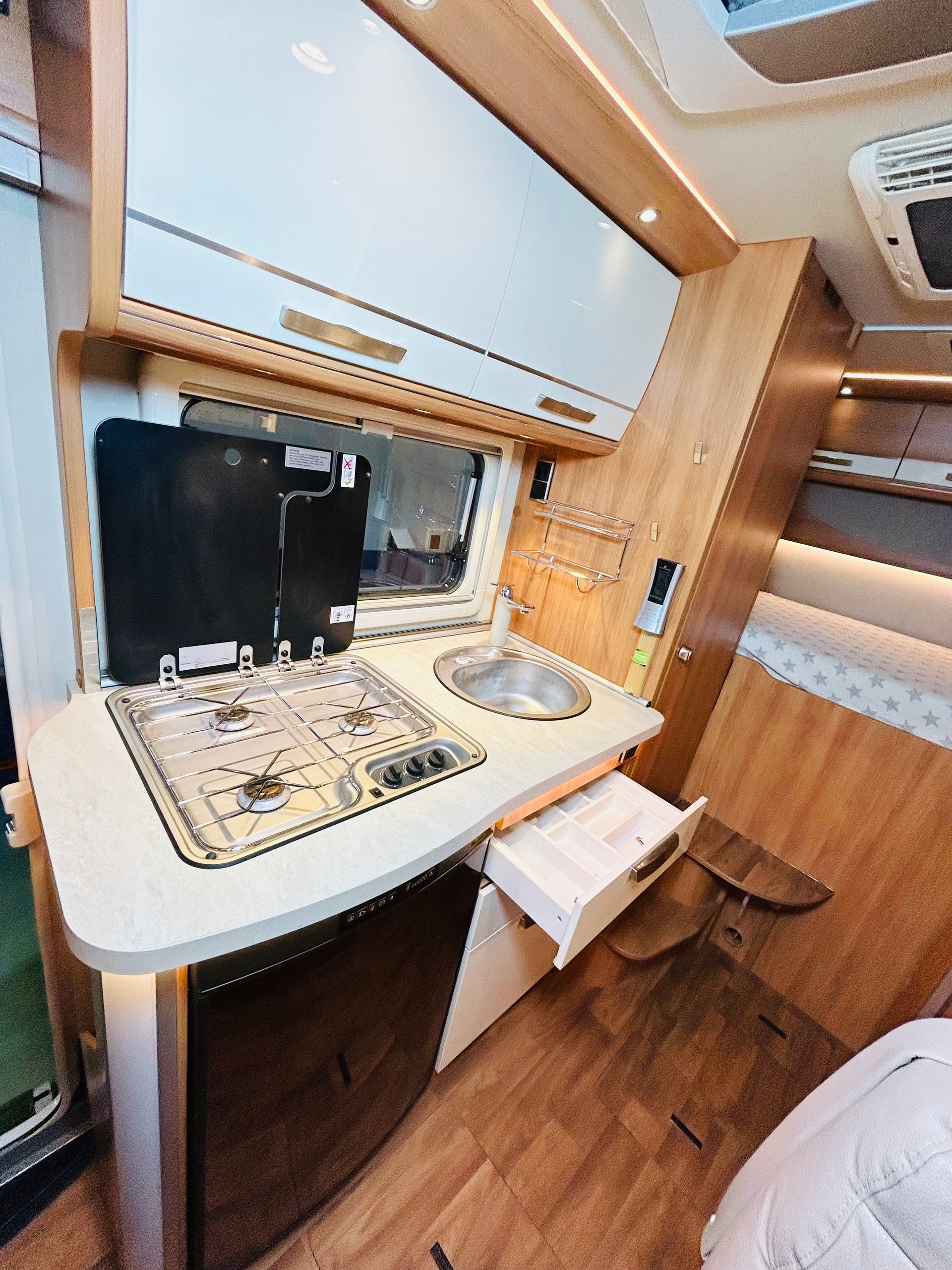 HYMER B 504-image-8