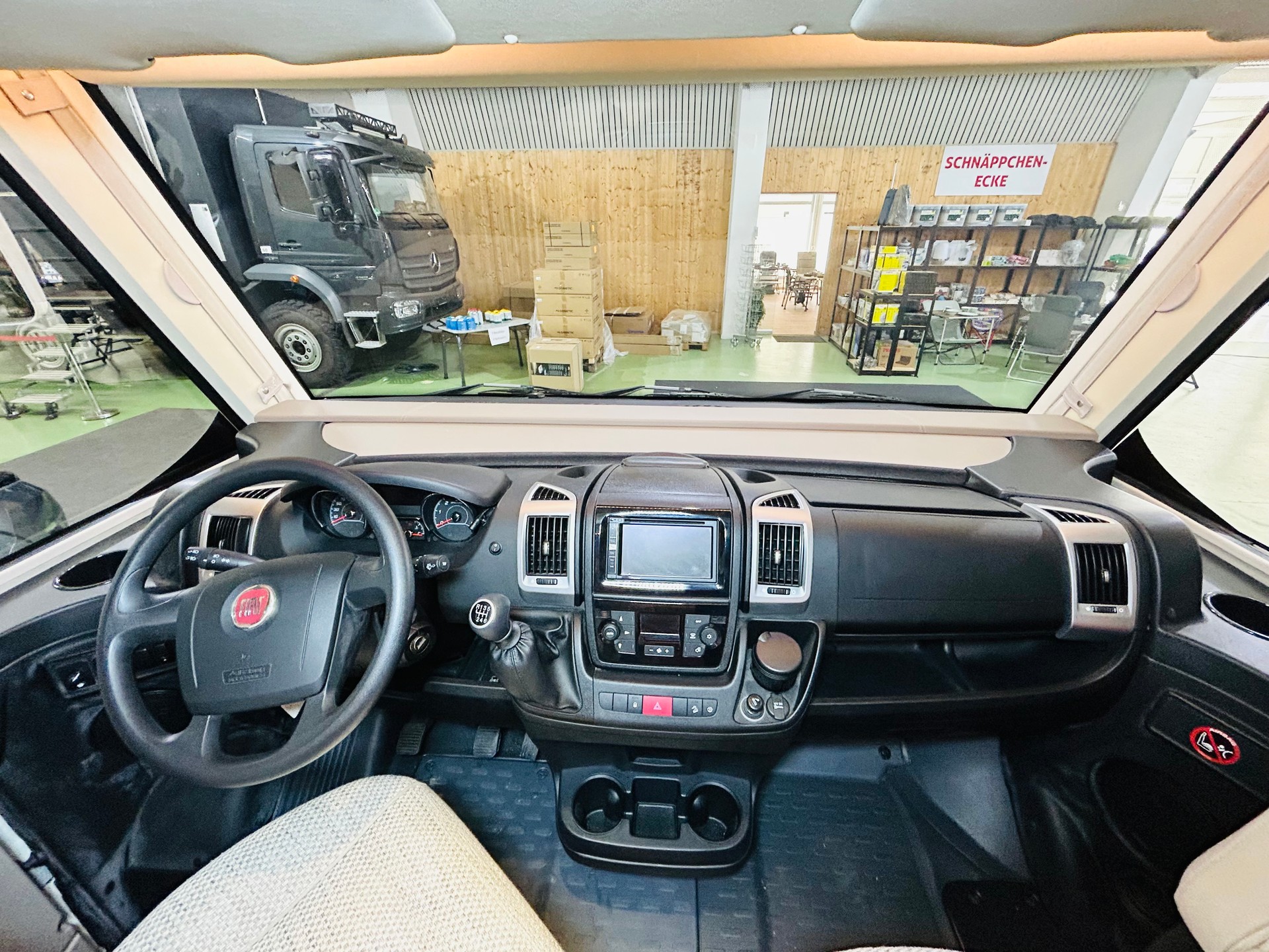 HYMER B 504-image-15