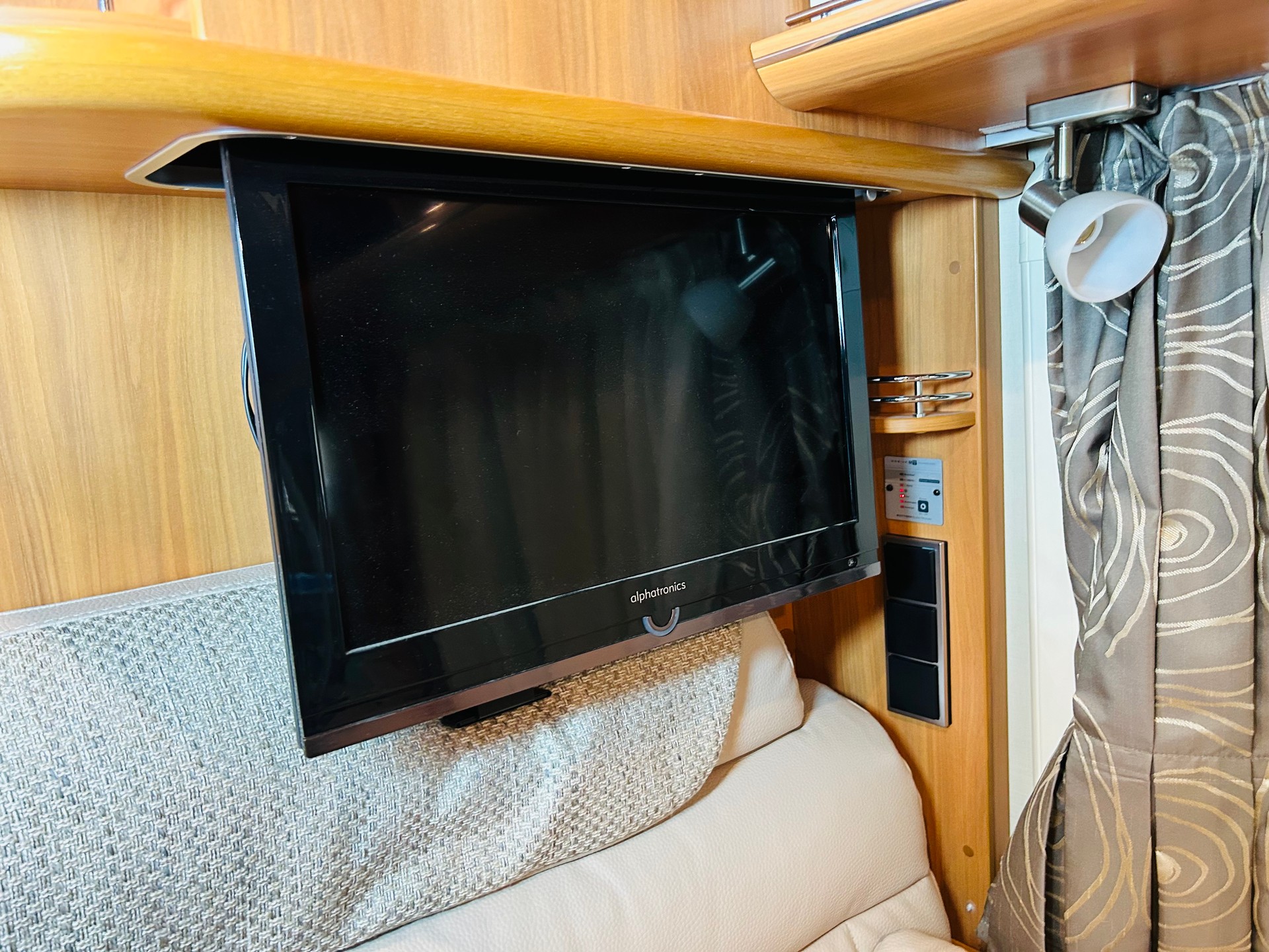 HYMER B 504-image-14