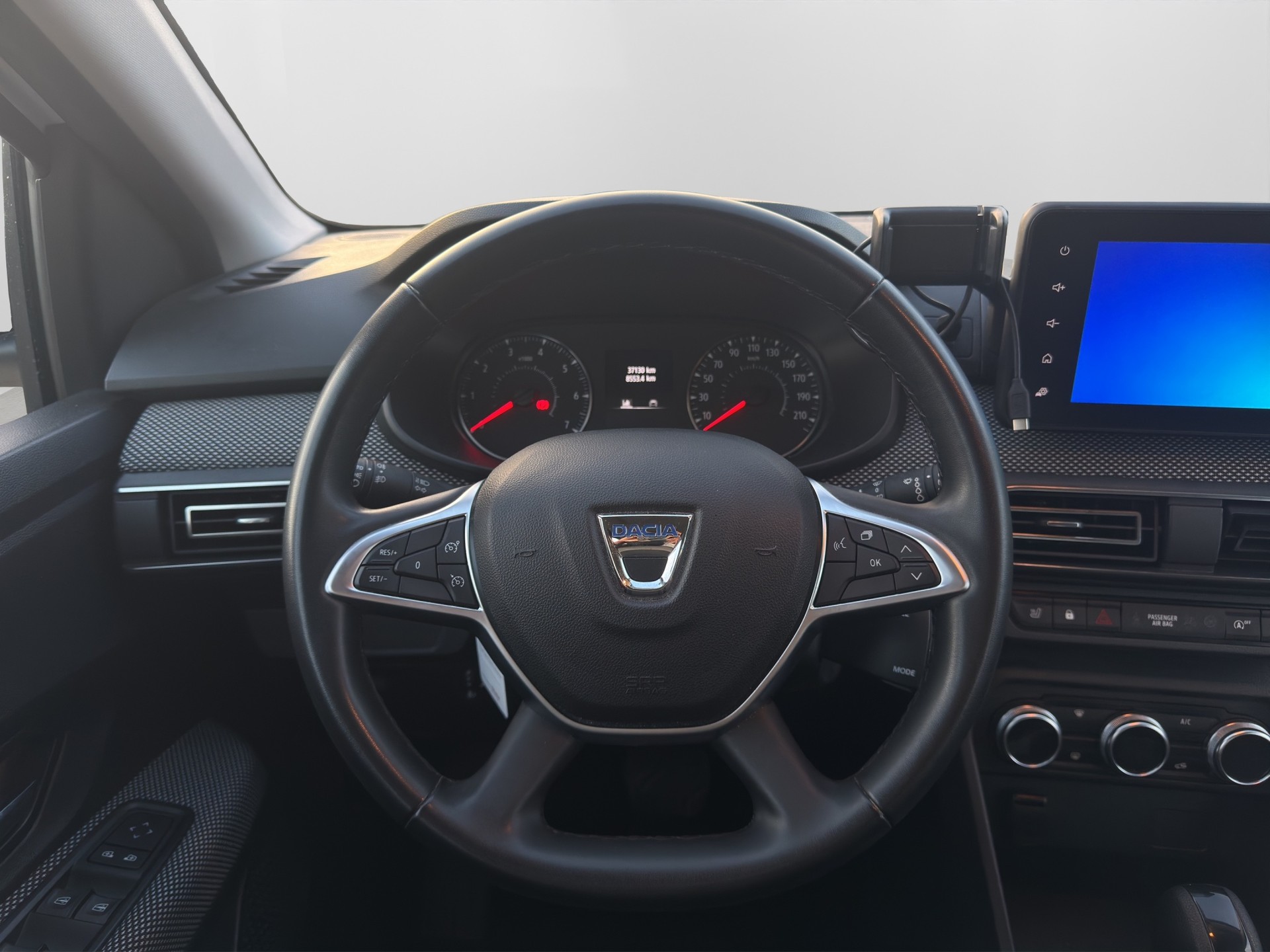 DACIA Sandero TCe 90 Comfort CVT-image-10