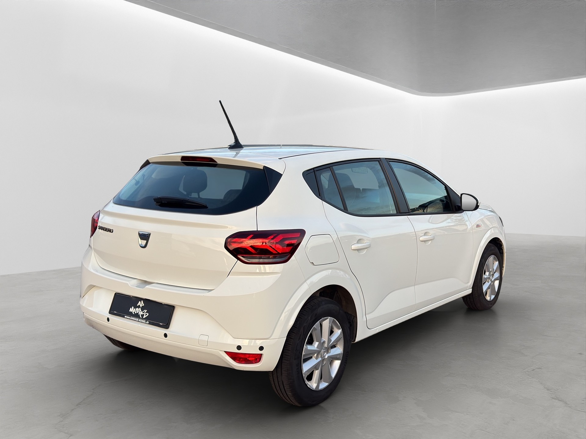 DACIA Sandero TCe 90 Comfort CVT-showroom-element-3