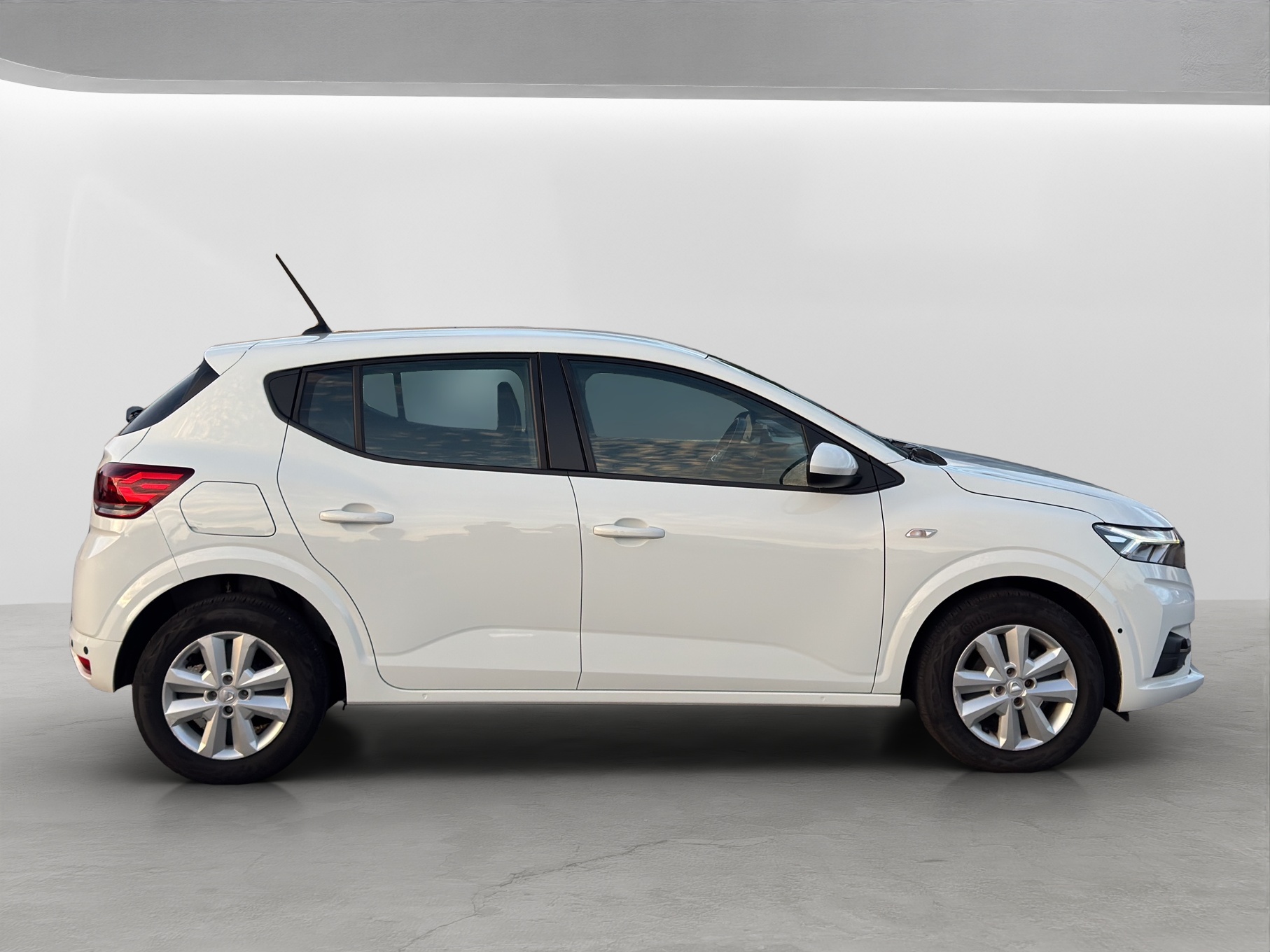 DACIA Sandero TCe 90 Comfort CVT-image-6
