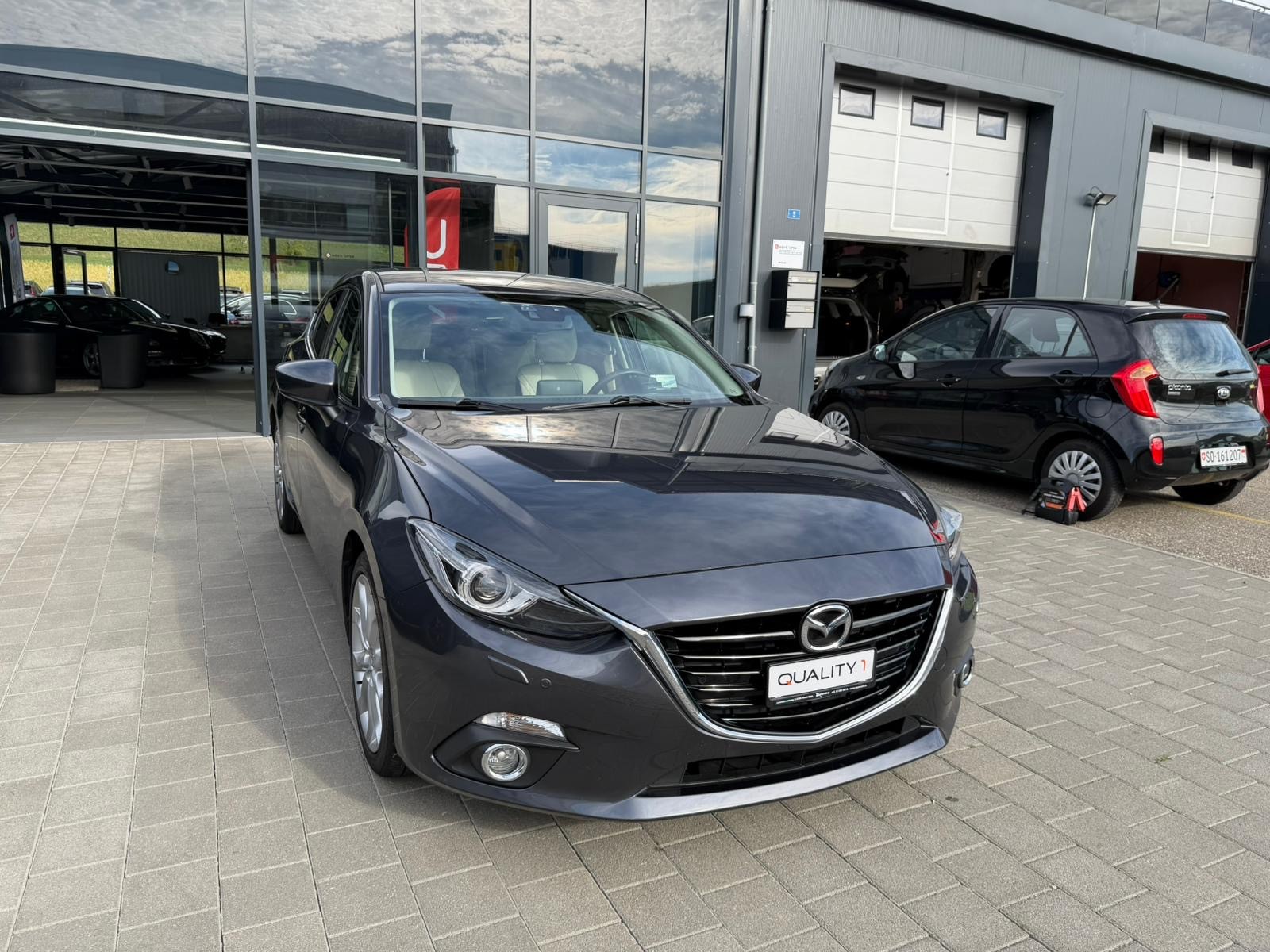 MAZDA 3 SKYACTIV-G 120 Revolution Automat-showroom-element-2