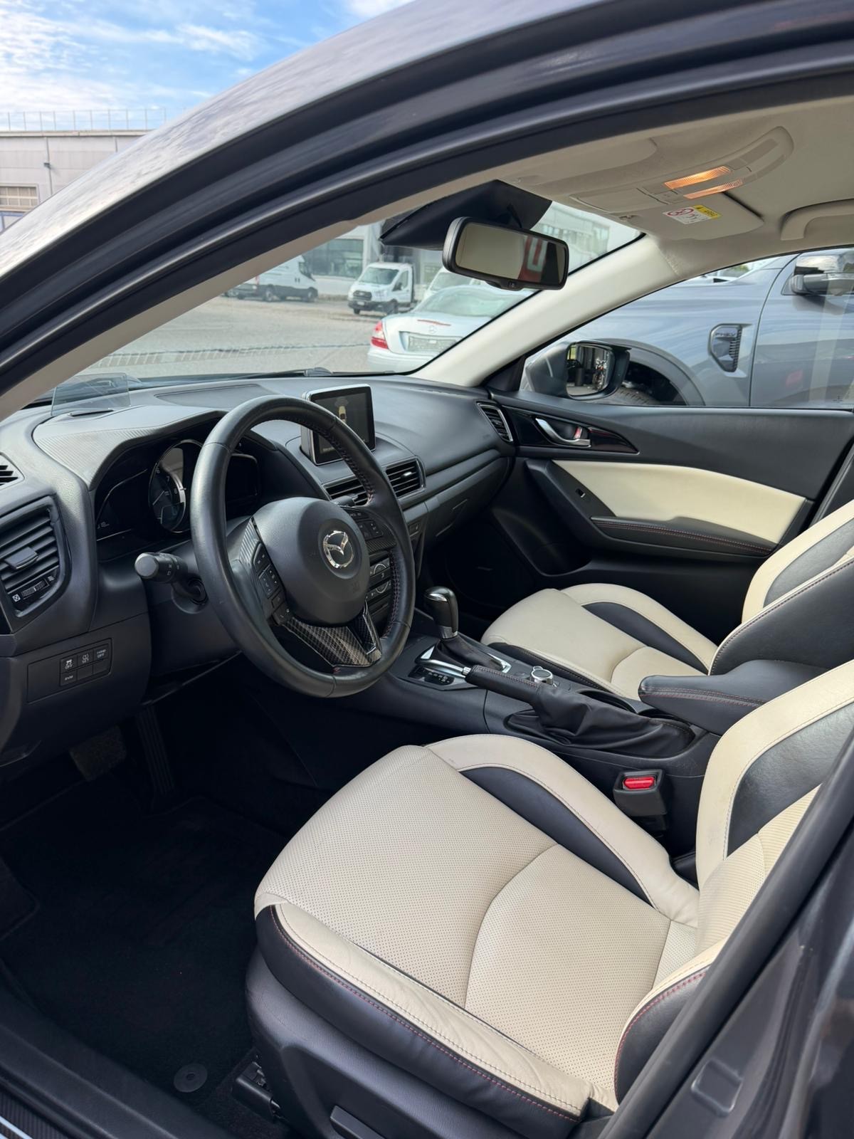 MAZDA 3 SKYACTIV-G 120 Revolution Automat-image-18