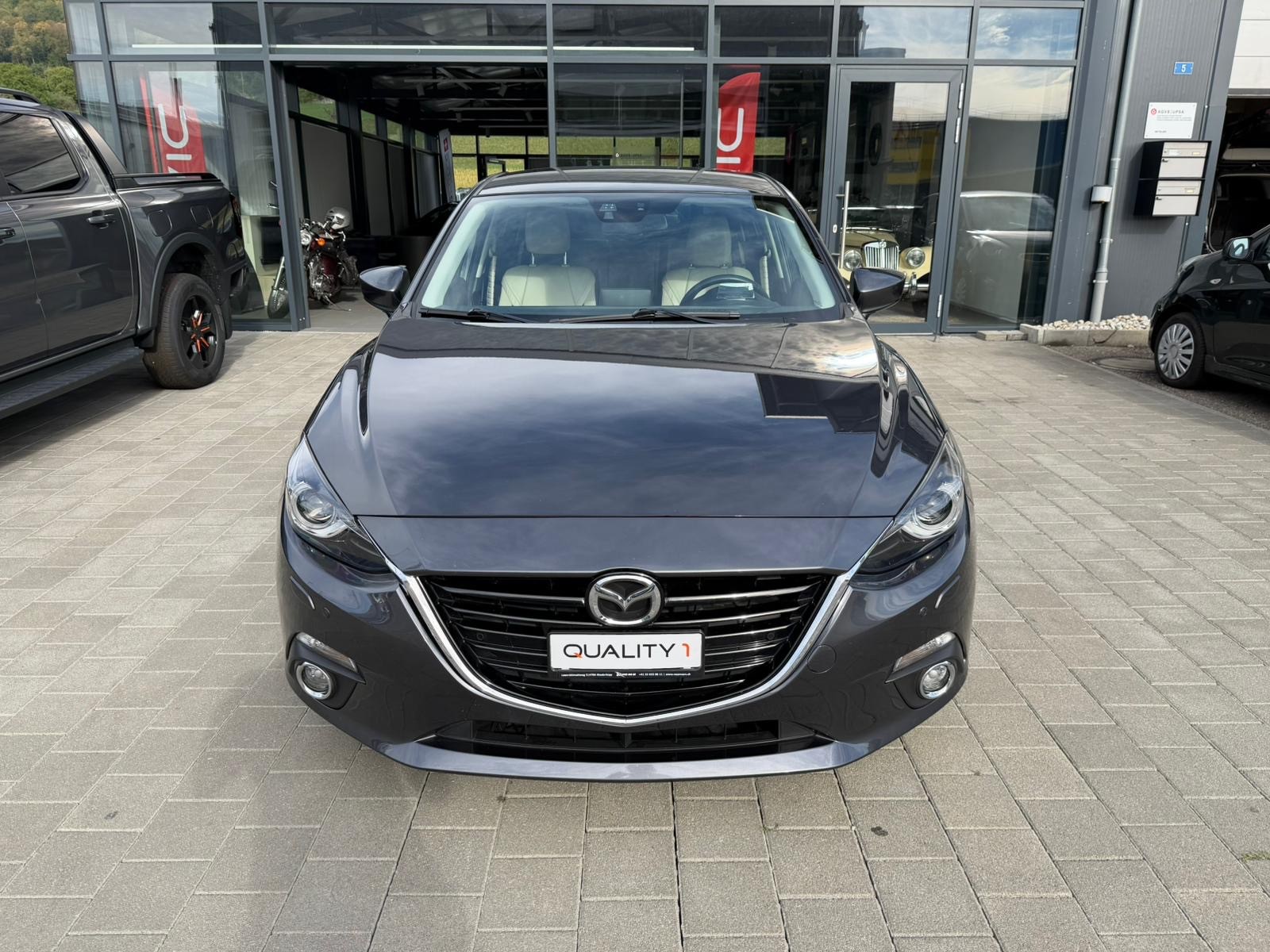 MAZDA 3 SKYACTIV-G 120 Revolution Automat-showroom-element-3