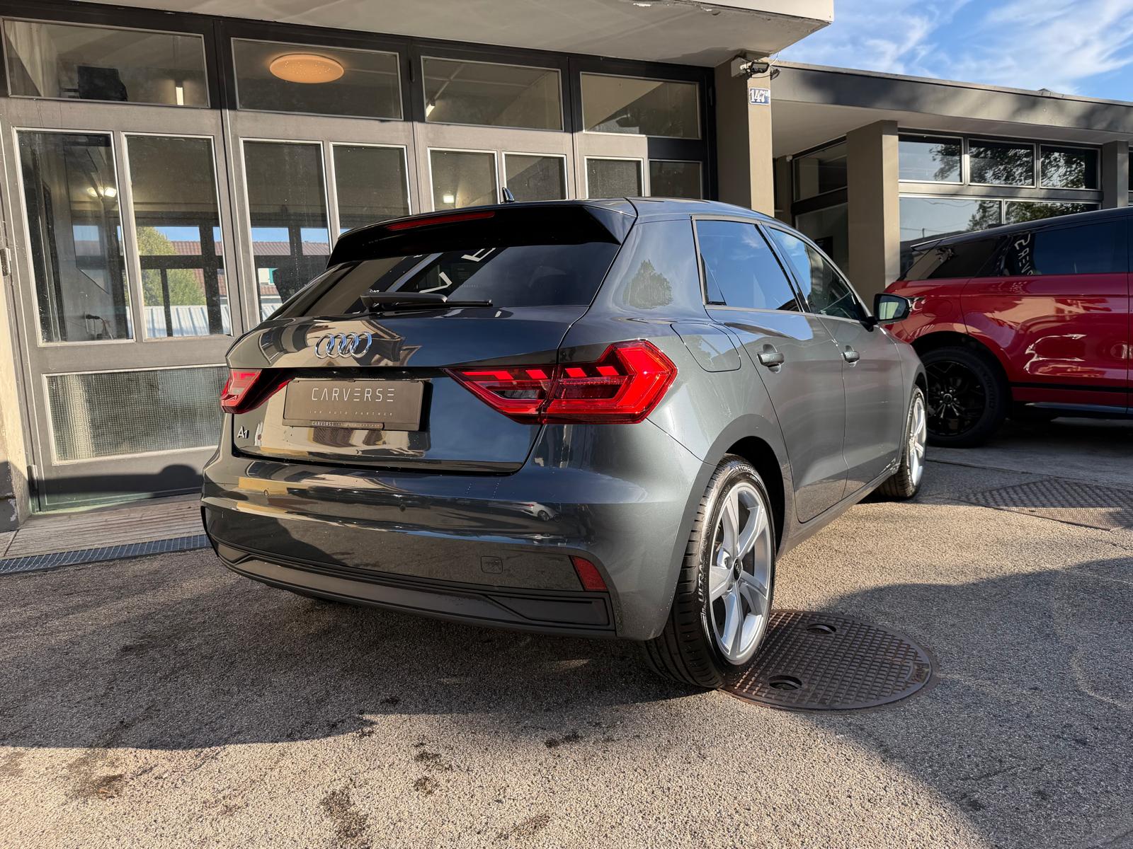 AUDI A1 Sportback 1.0 30 TFSI Attraction S-Tronic-showroom-element-3