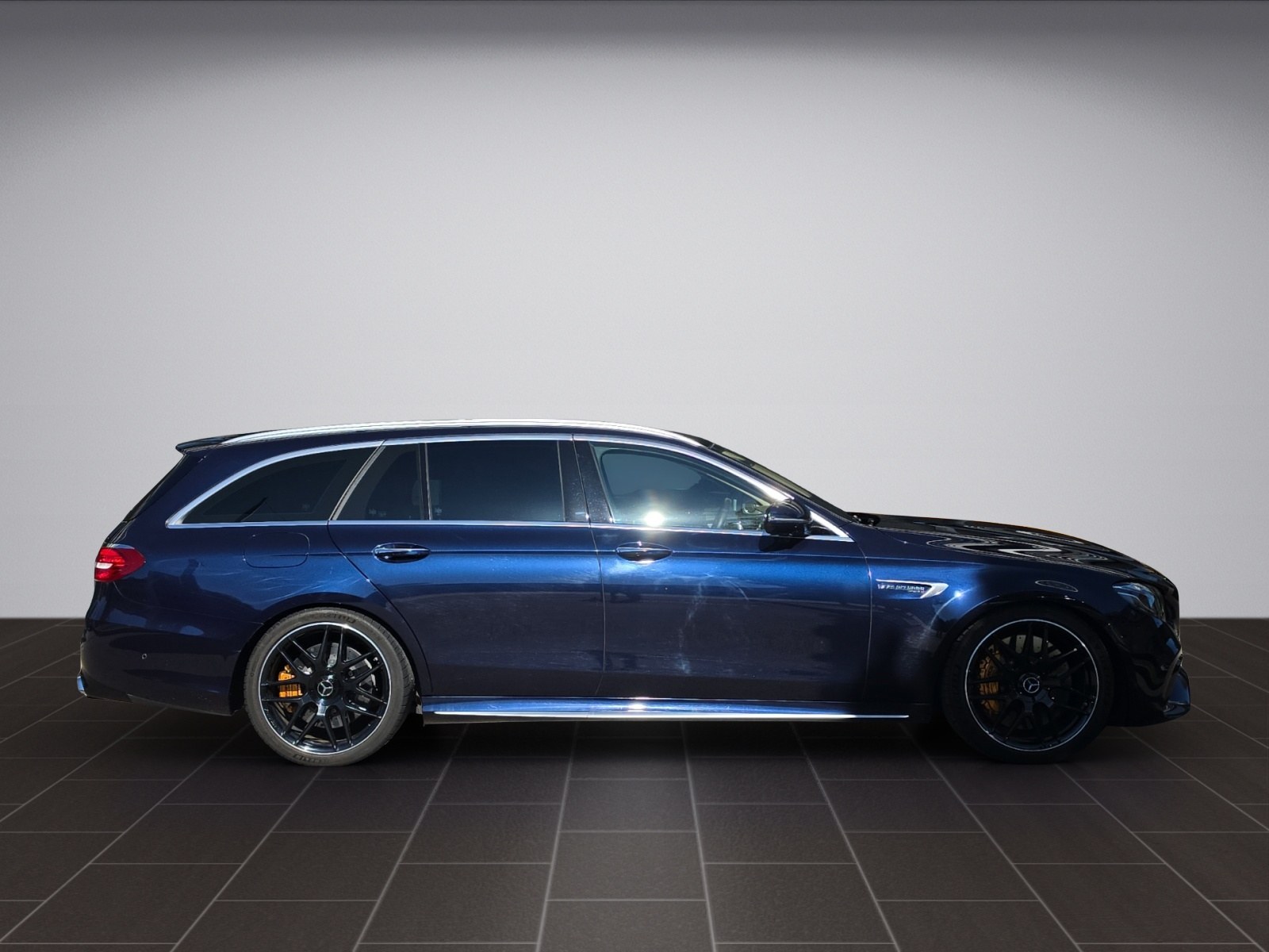 MERCEDES-BENZ E-Klasse S213 Kombi E 63 S AMG 4matic+-showroom-element-1