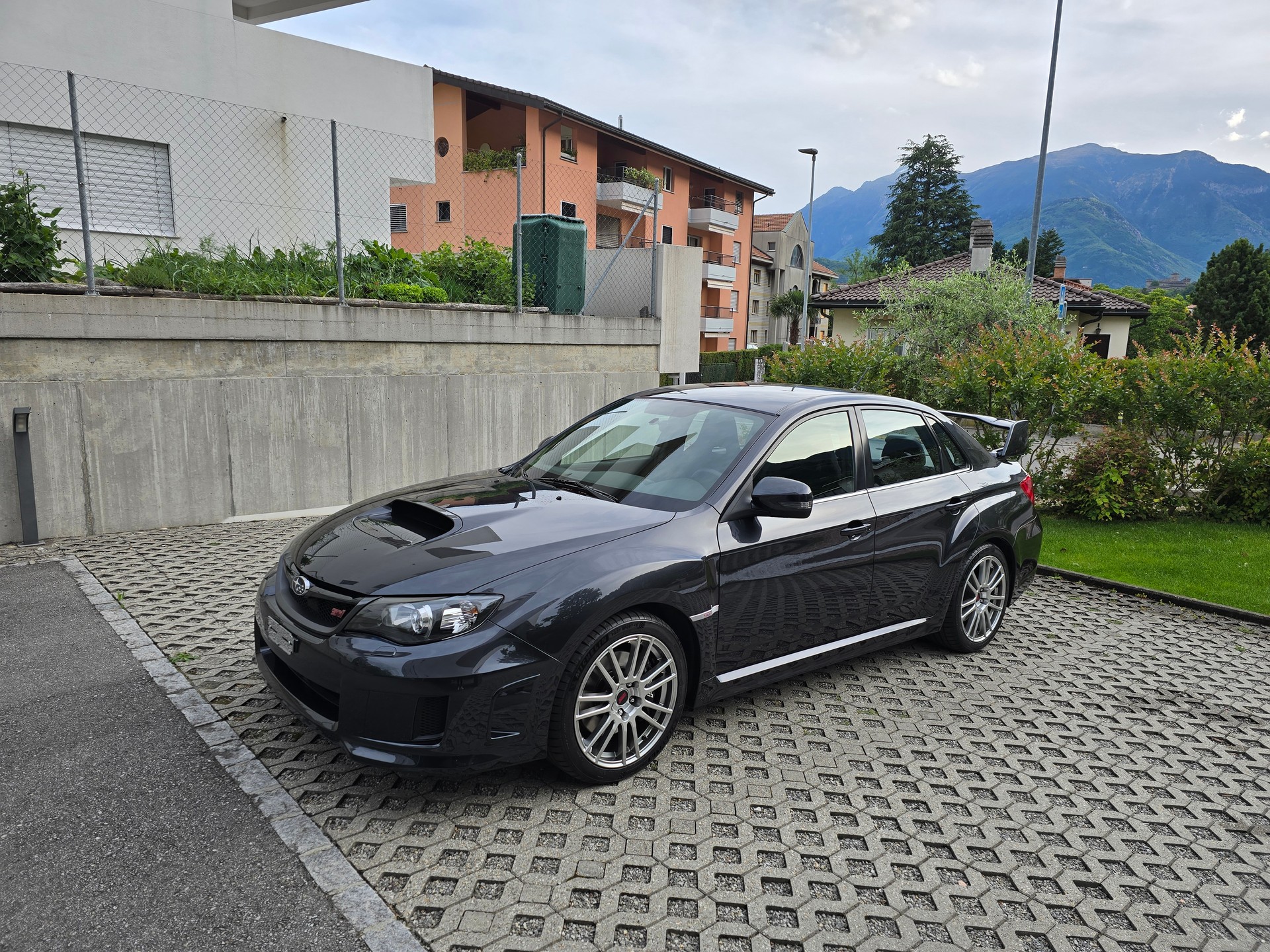 SUBARU IMPREZA WRX STI-showroom-element-1