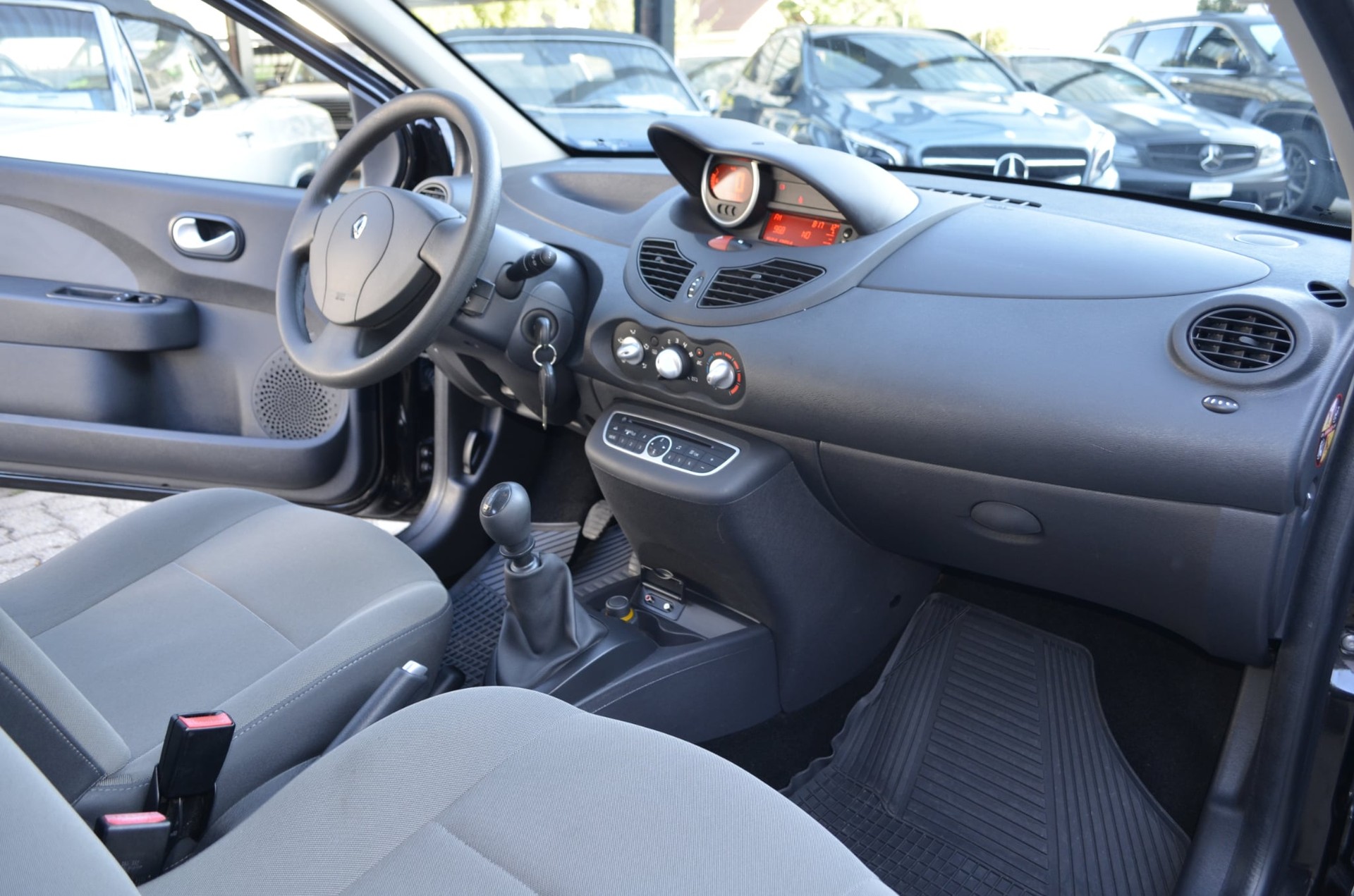RENAULT Twingo 1.2 16V Expression-image-12