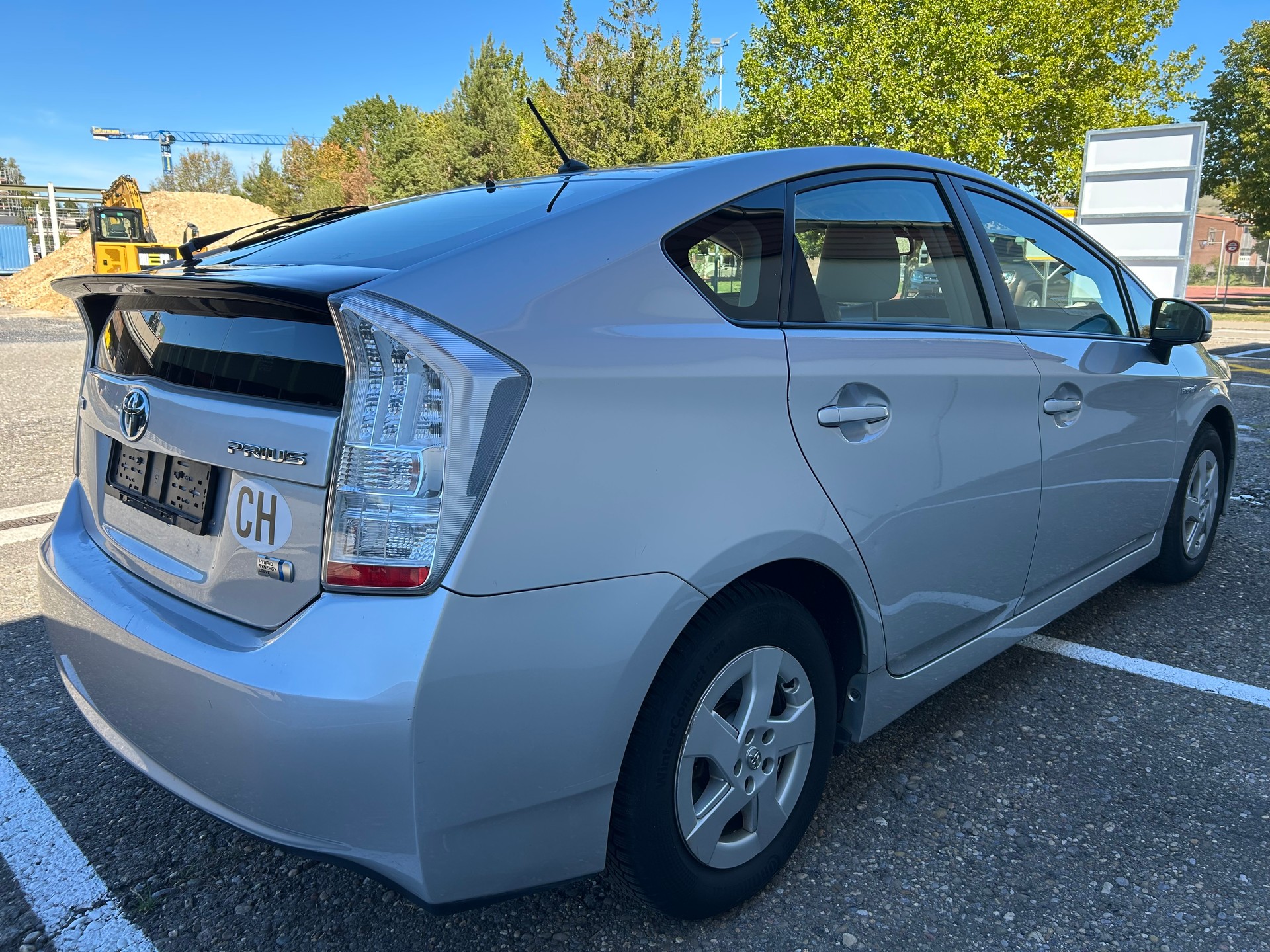 TOYOTA Prius 1.8 16V HSD Sol Premium-showroom-element-3