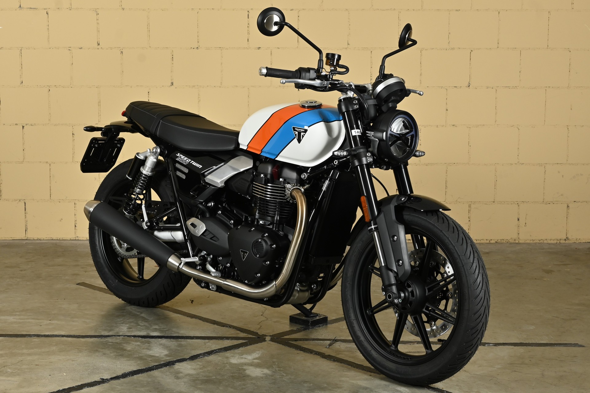 TRIUMPH Speed Twin 900-image-1