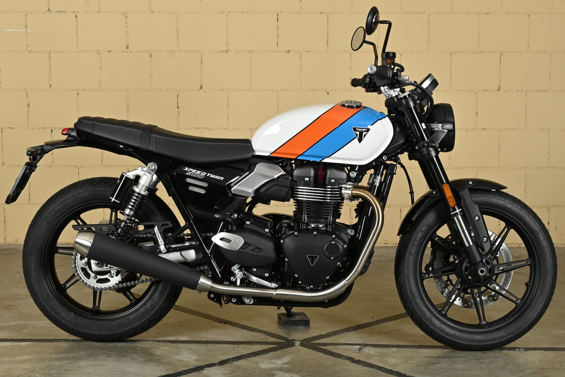 TRIUMPH Speed Twin 900-image-6