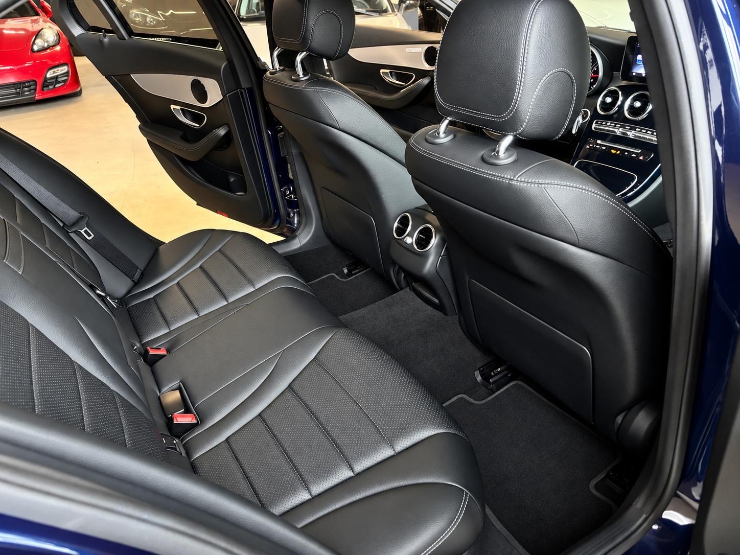 MERCEDES-BENZ C 180 Avantgarde 9G-Tronic-image-14
