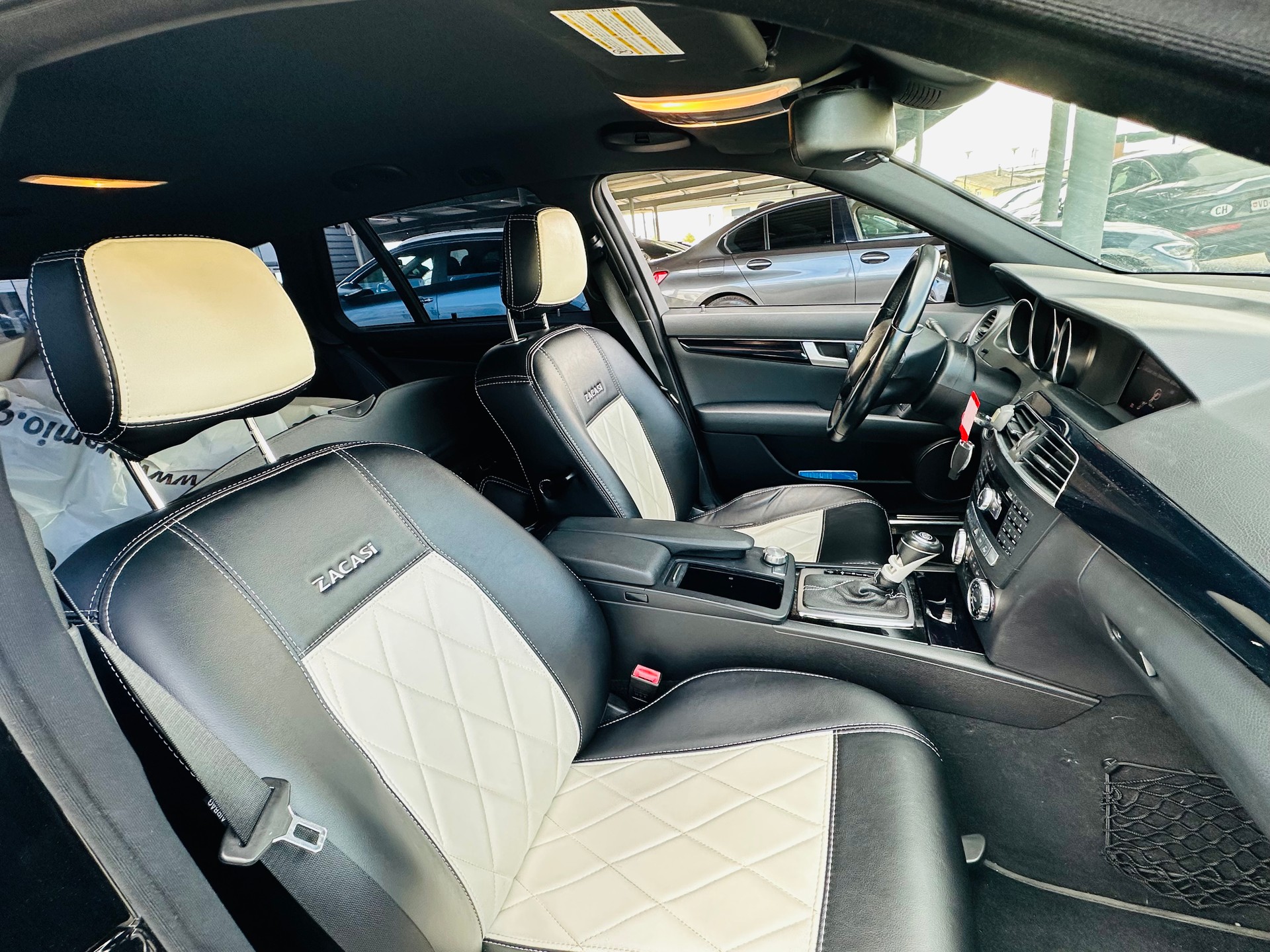 MERCEDES-BENZ C 250 Avantgarde 7G-Tronic-image-13
