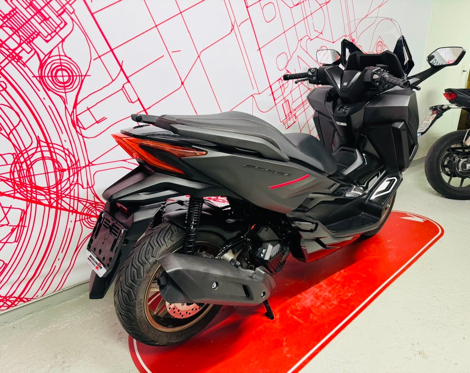 HONDA Nss 125 Forza Special Edition-showroom-element-2