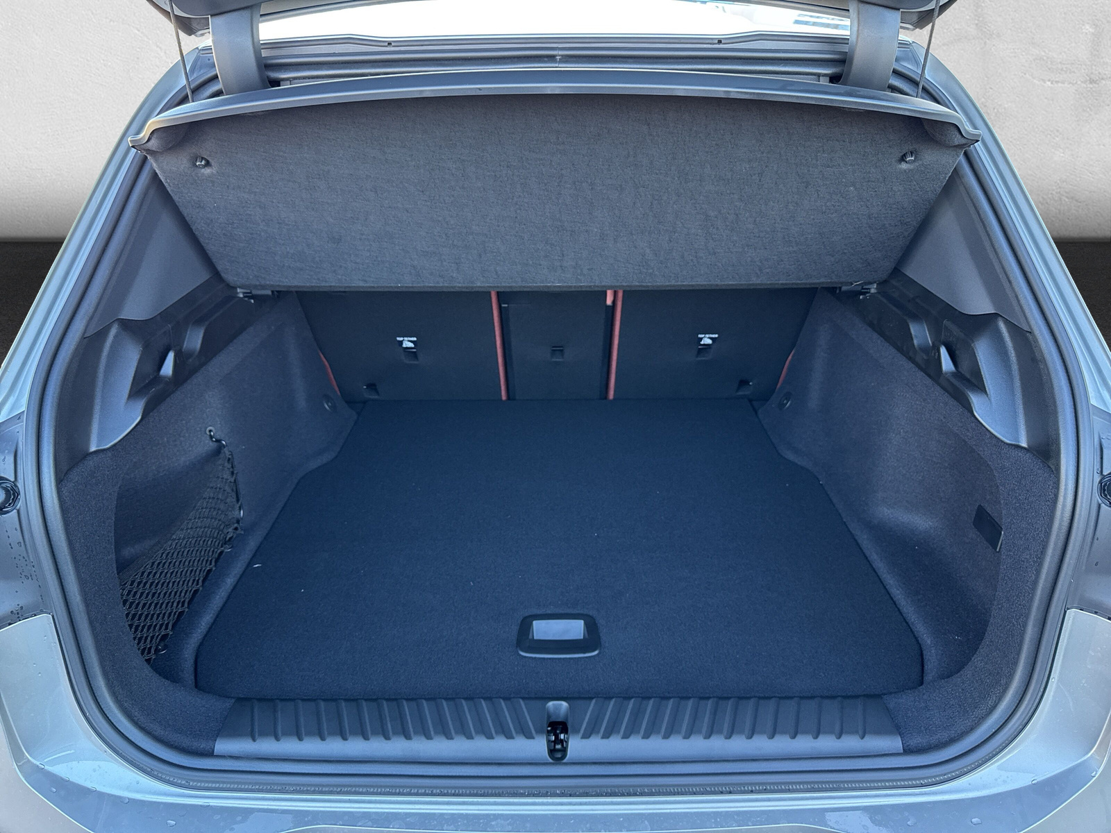 BMW iX3 50 xDrive M Sport-image-9