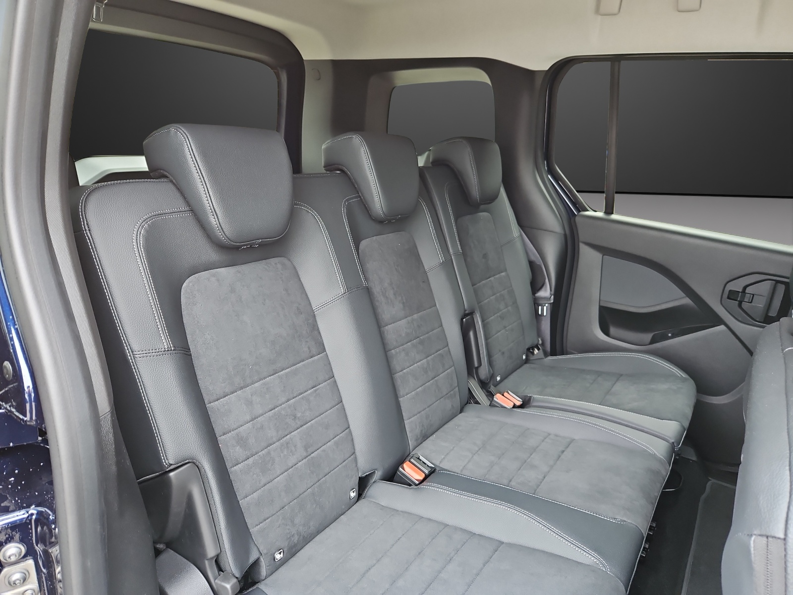 MERCEDES-BENZ EQT 45kWh Premium Plus-image-7