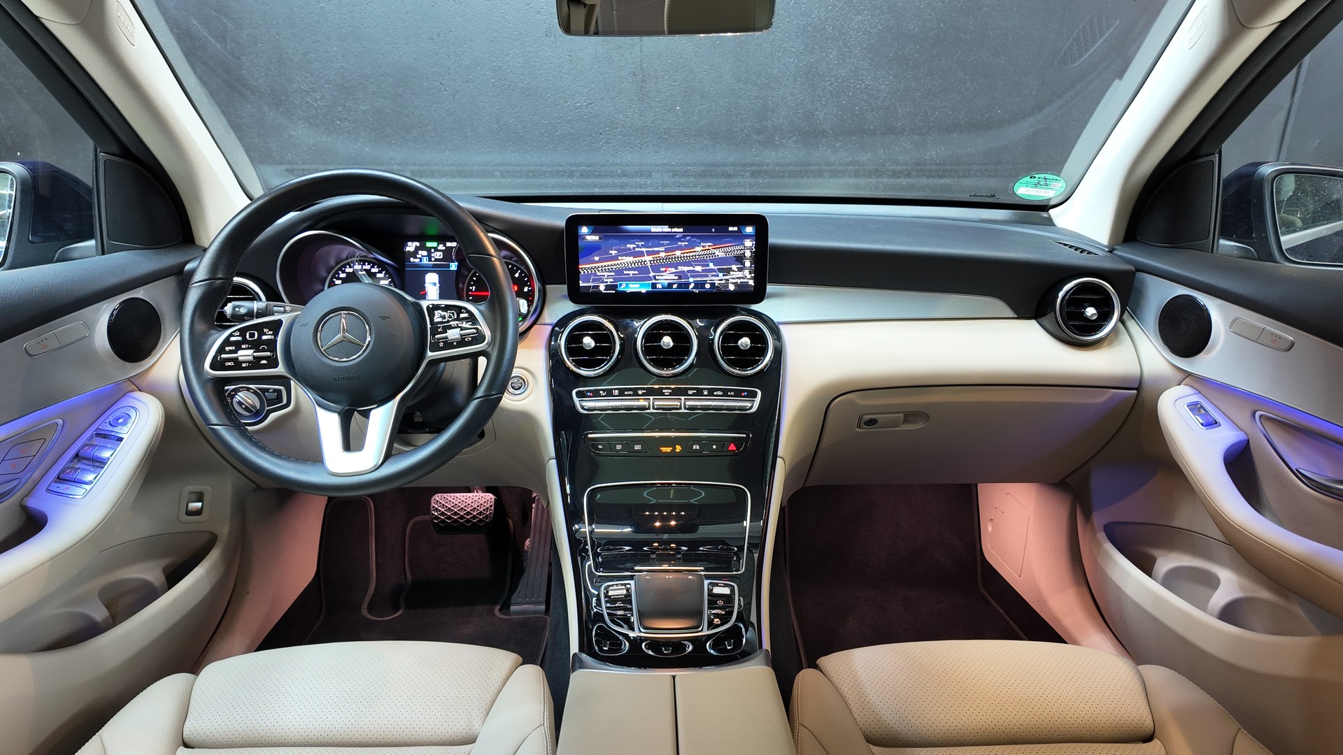 MERCEDES-BENZ GLC 300 de AMG Line 4Matic 9G-Tronic-image-12