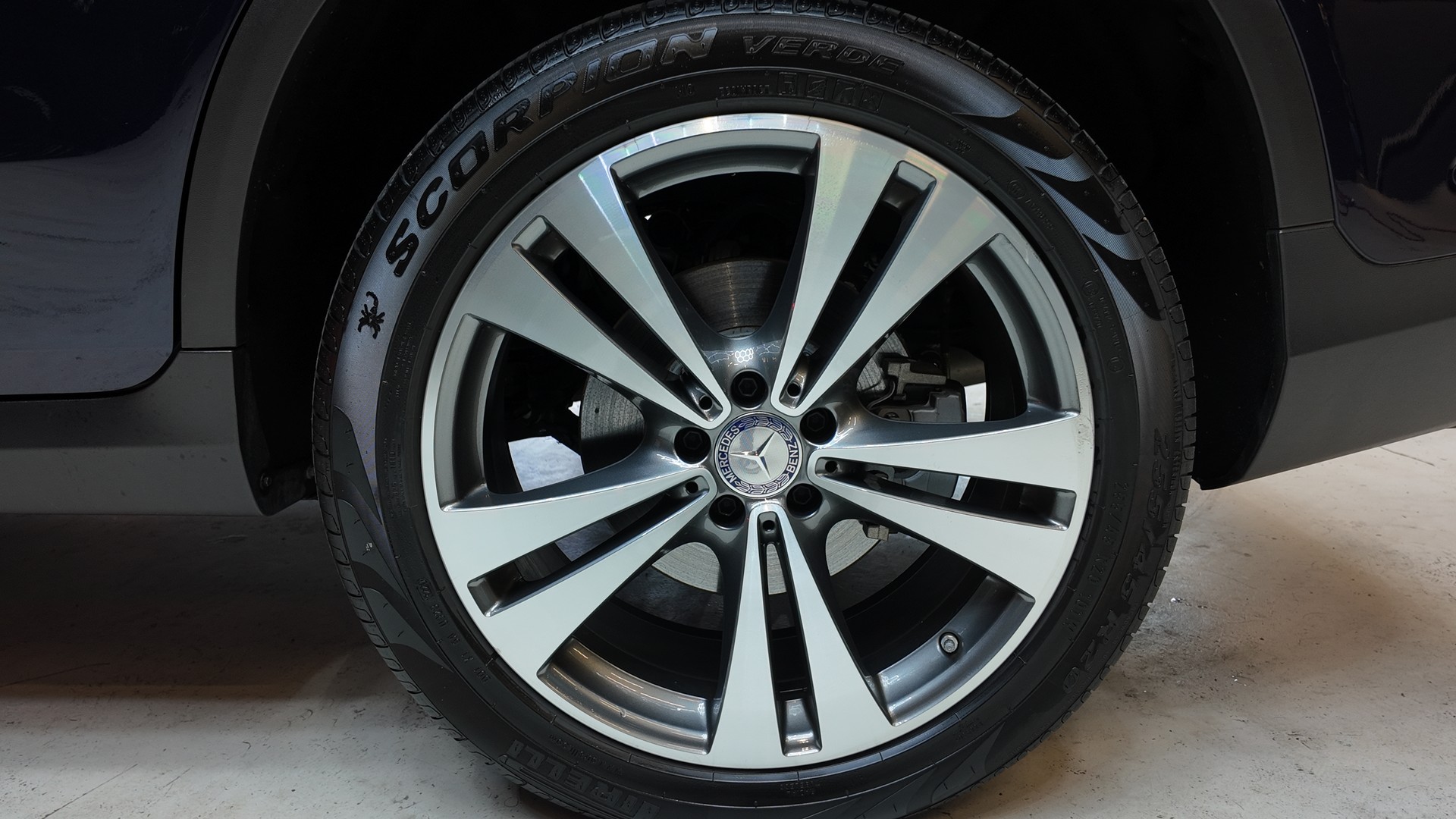 MERCEDES-BENZ GLC 300 de AMG Line 4Matic 9G-Tronic-image-18