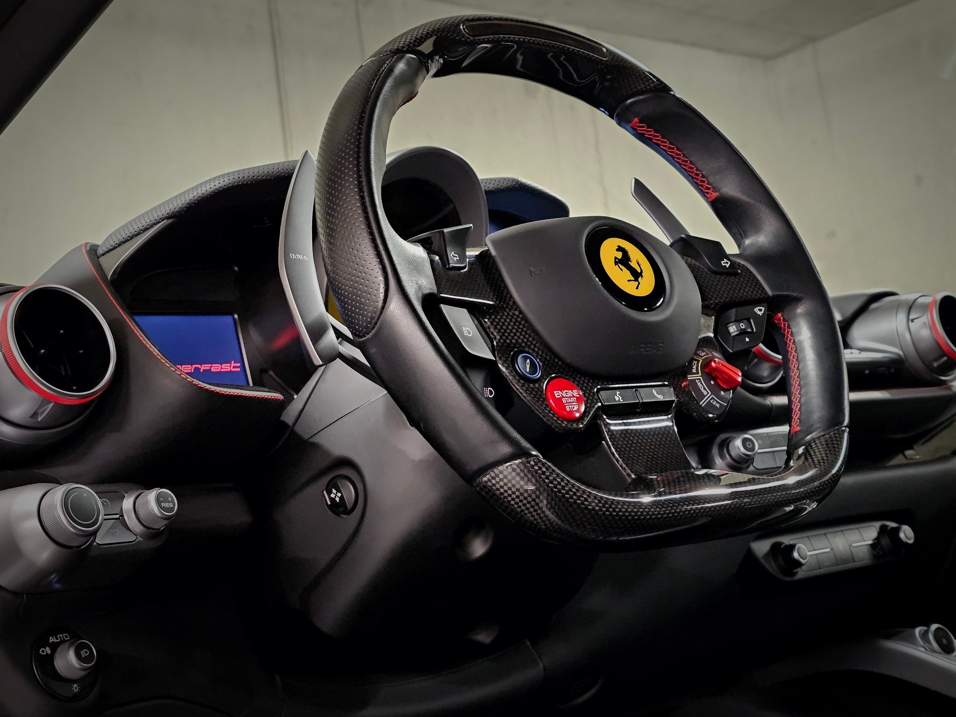 FERRARI 812 Superfast-image-12