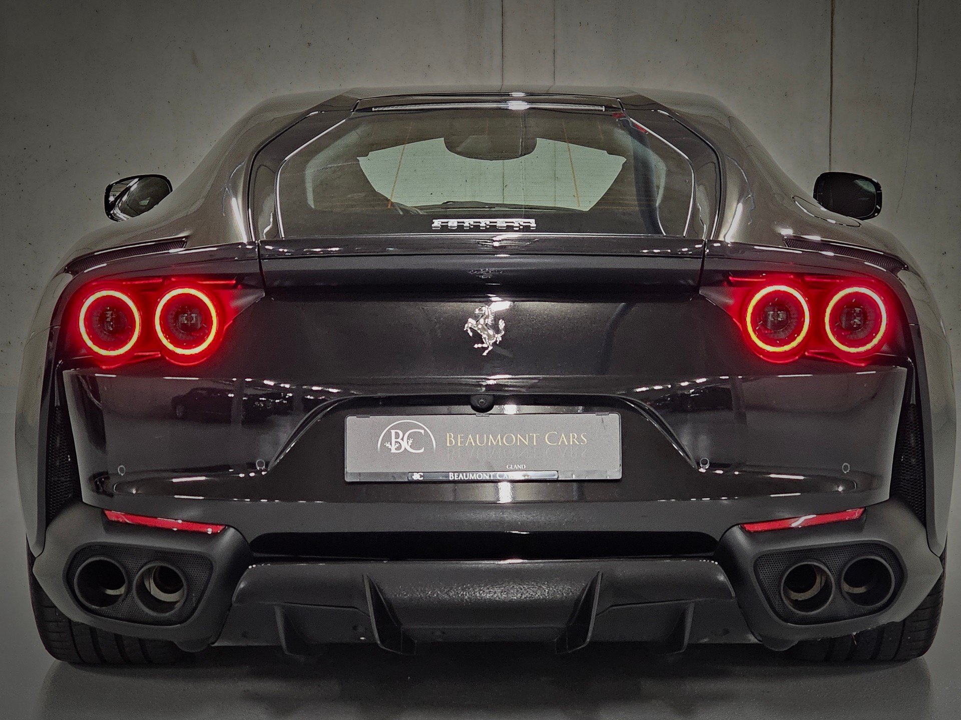 FERRARI 812 Superfast-image-7